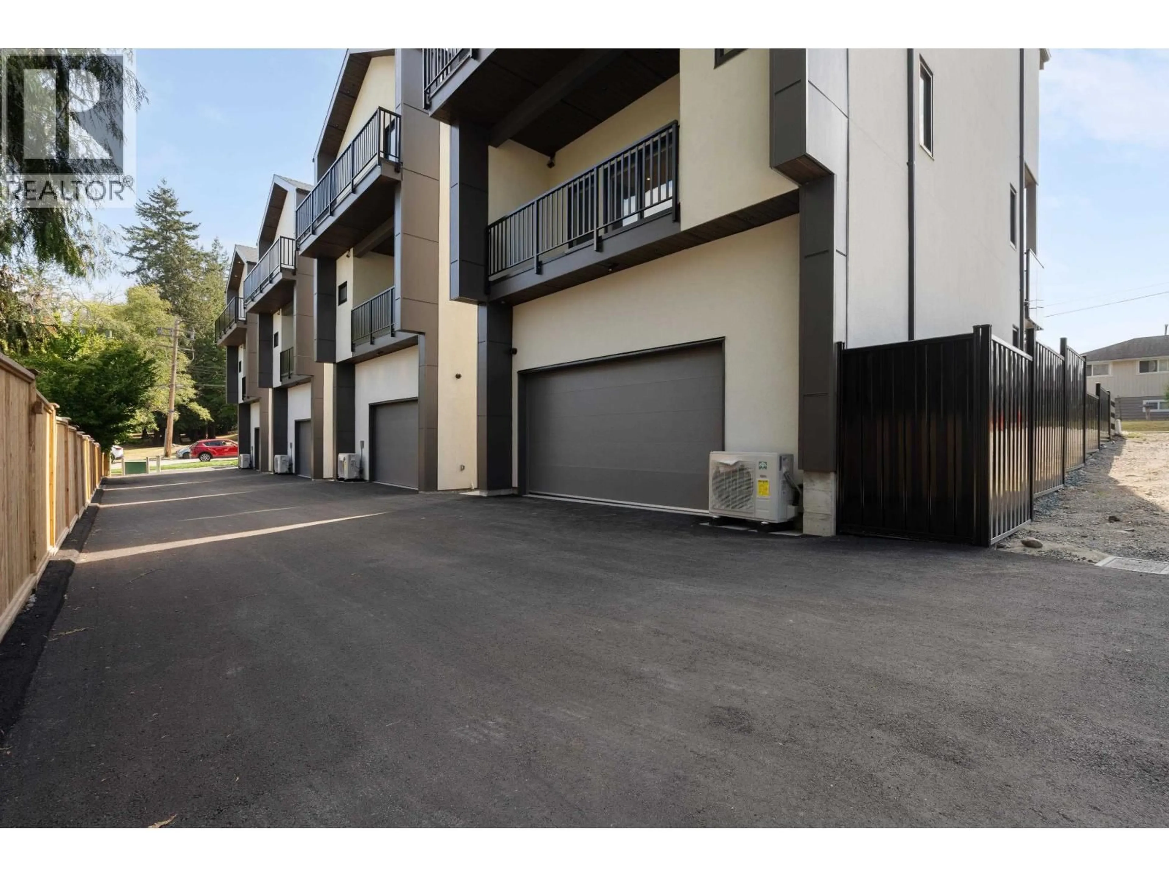Unknown for 3 - 8483 16TH AVENUE, Burnaby British Columbia V3N1S4