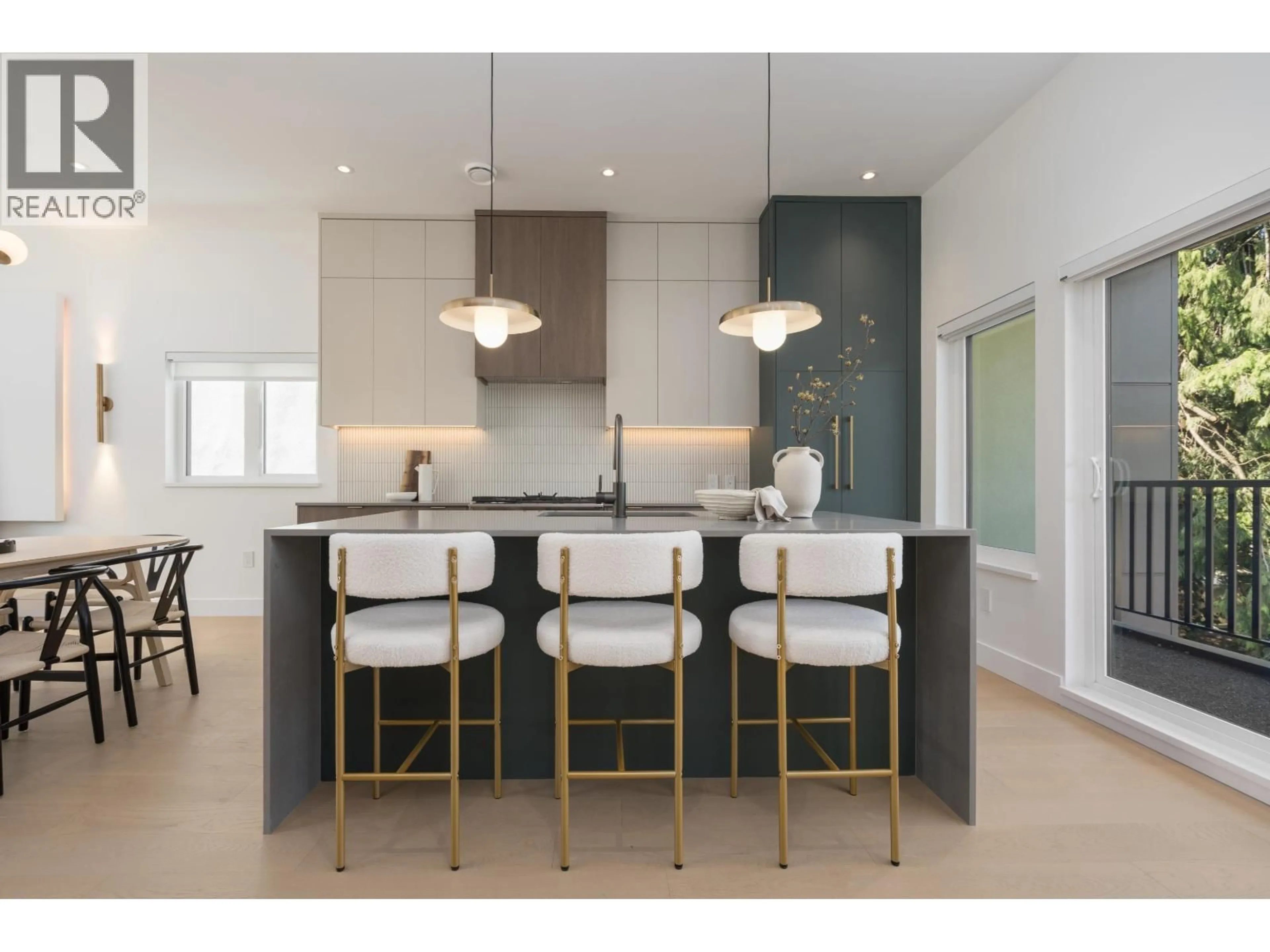 Contemporary kitchen, unknown for 3 - 8483 16TH AVENUE, Burnaby British Columbia V3N1S4