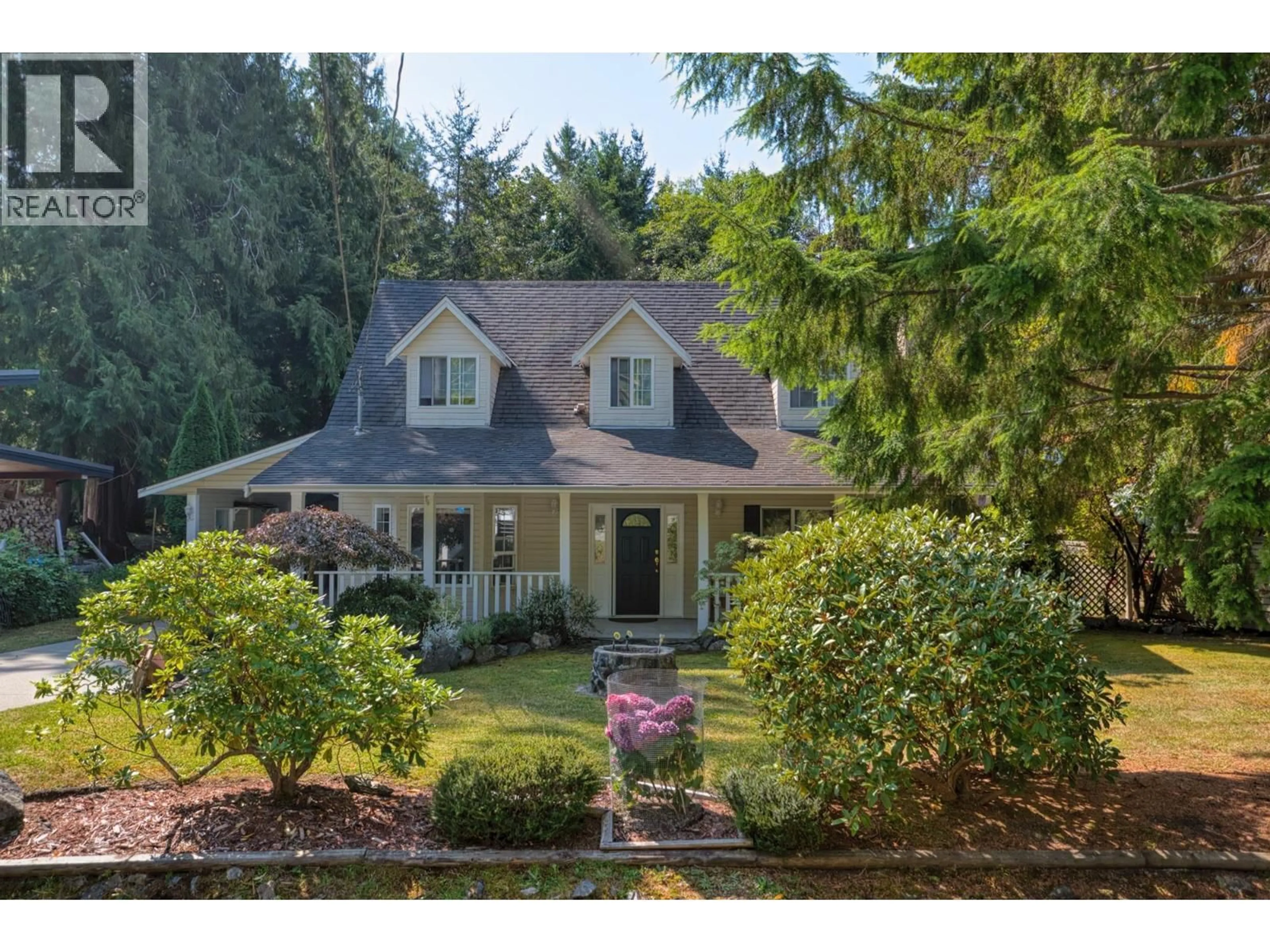 A pic from outside/outdoor area/front of a property/back of a property/a pic from drone, unknown for 4550 MERRILL ROAD, Madeira Park British Columbia V0N2H1