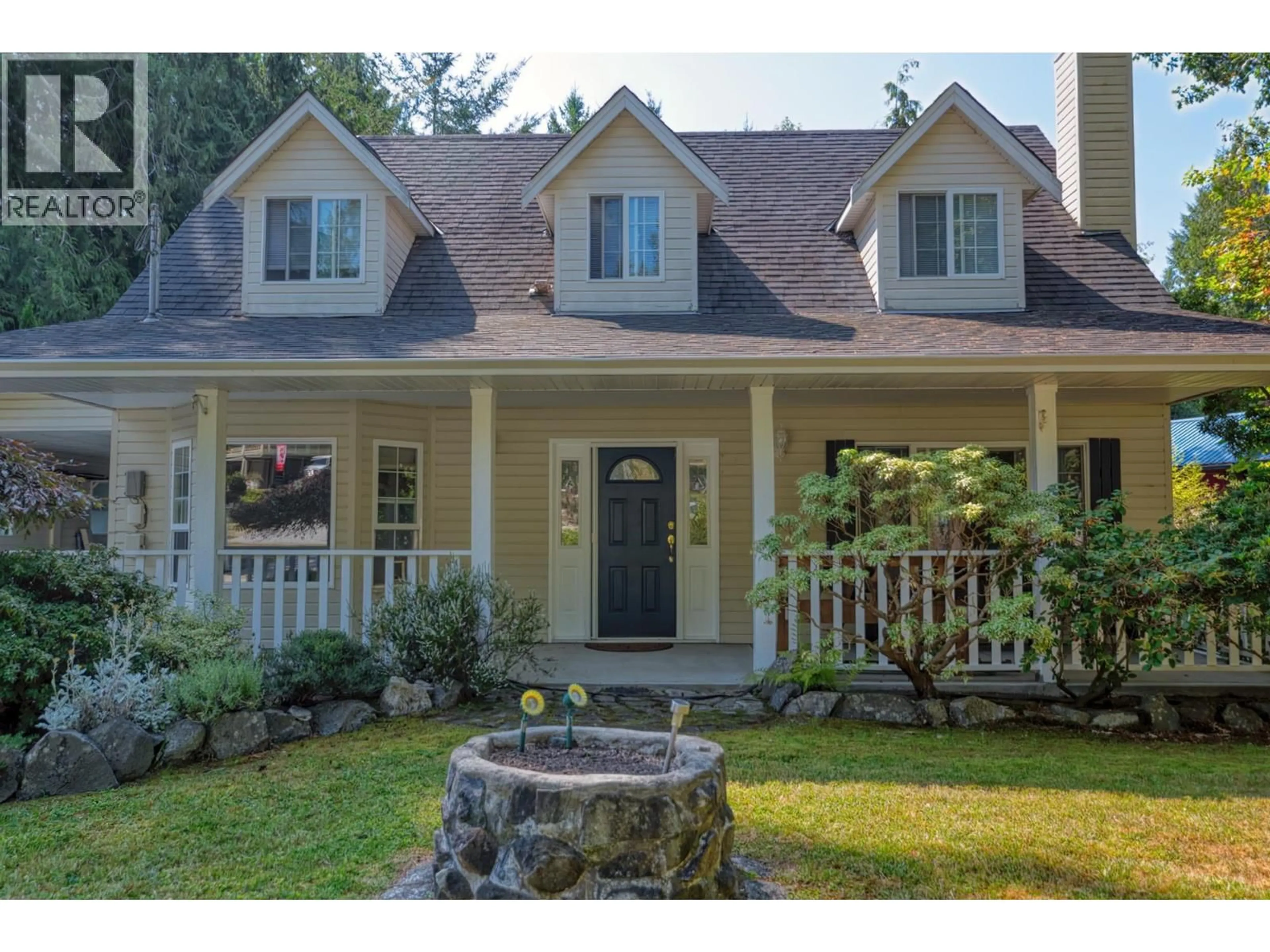 Home with vinyl exterior material, unknown for 4550 MERRILL ROAD, Madeira Park British Columbia V0N2H1