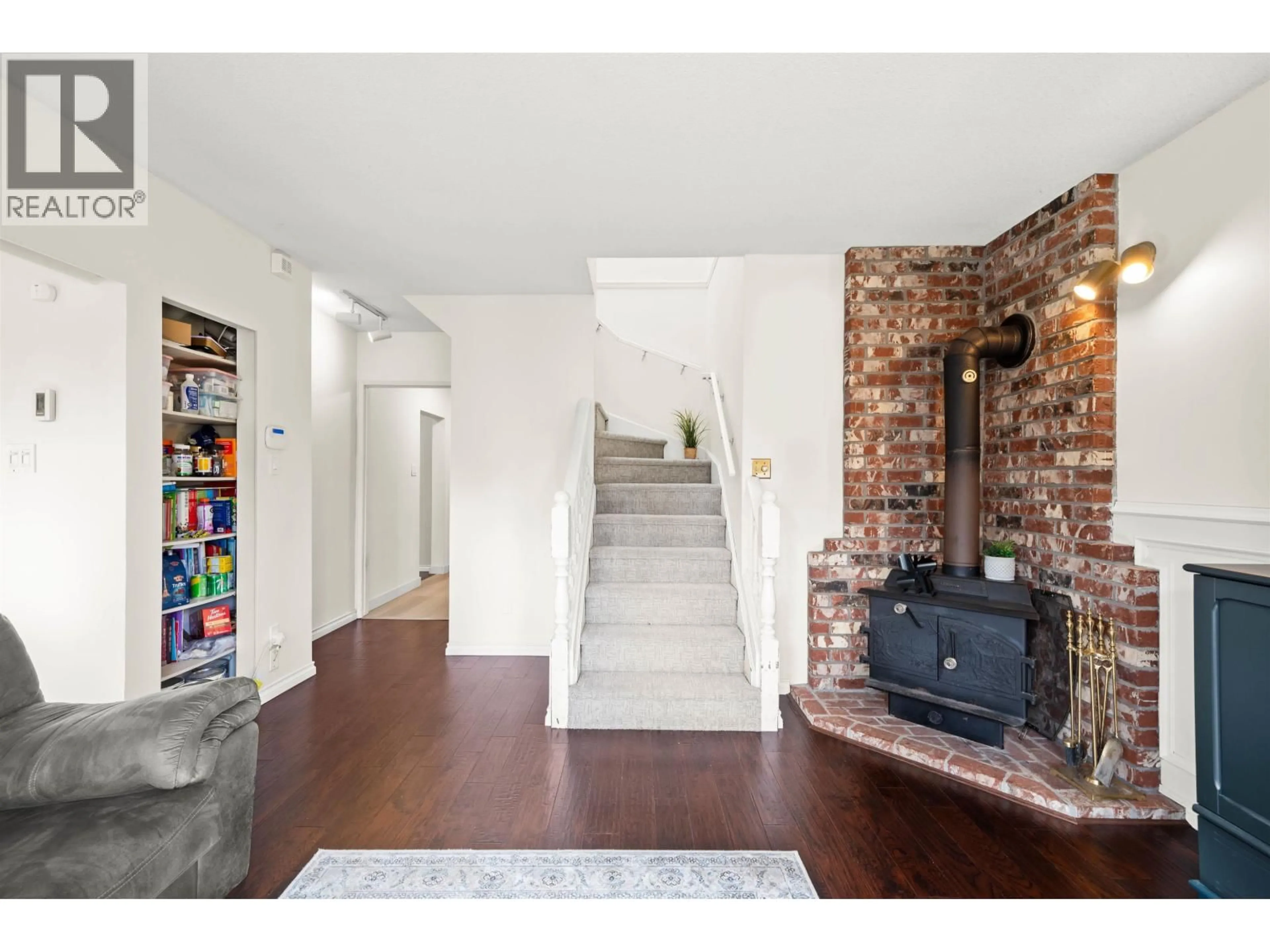 Indoor entryway for 1554 65TH AVE AVENUE, Vancouver British Columbia V6P2R1