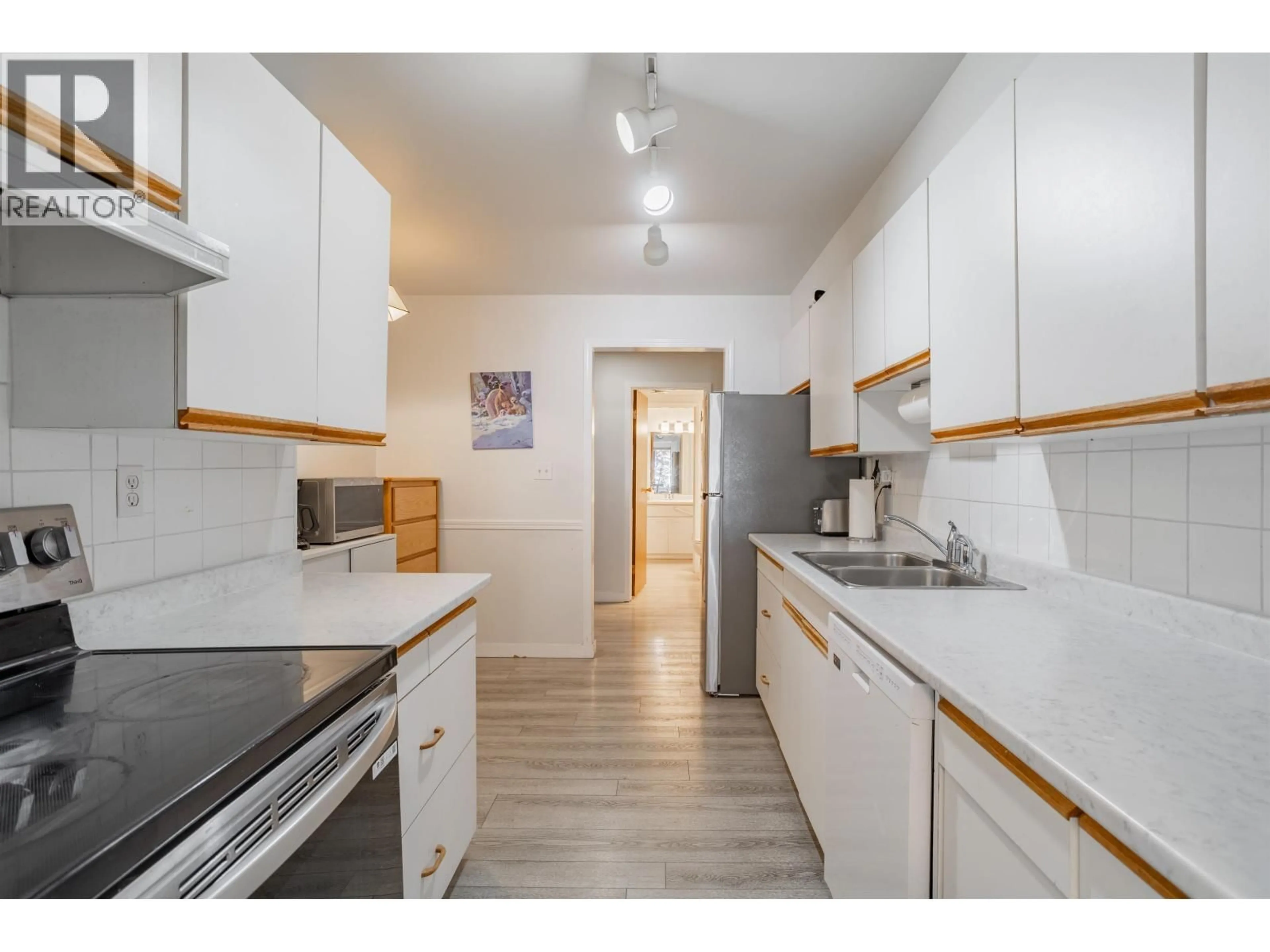 Standard kitchen, wood/laminate floor for 108 - 8860 NO. 1 ROAD, Richmond British Columbia V7C4C2