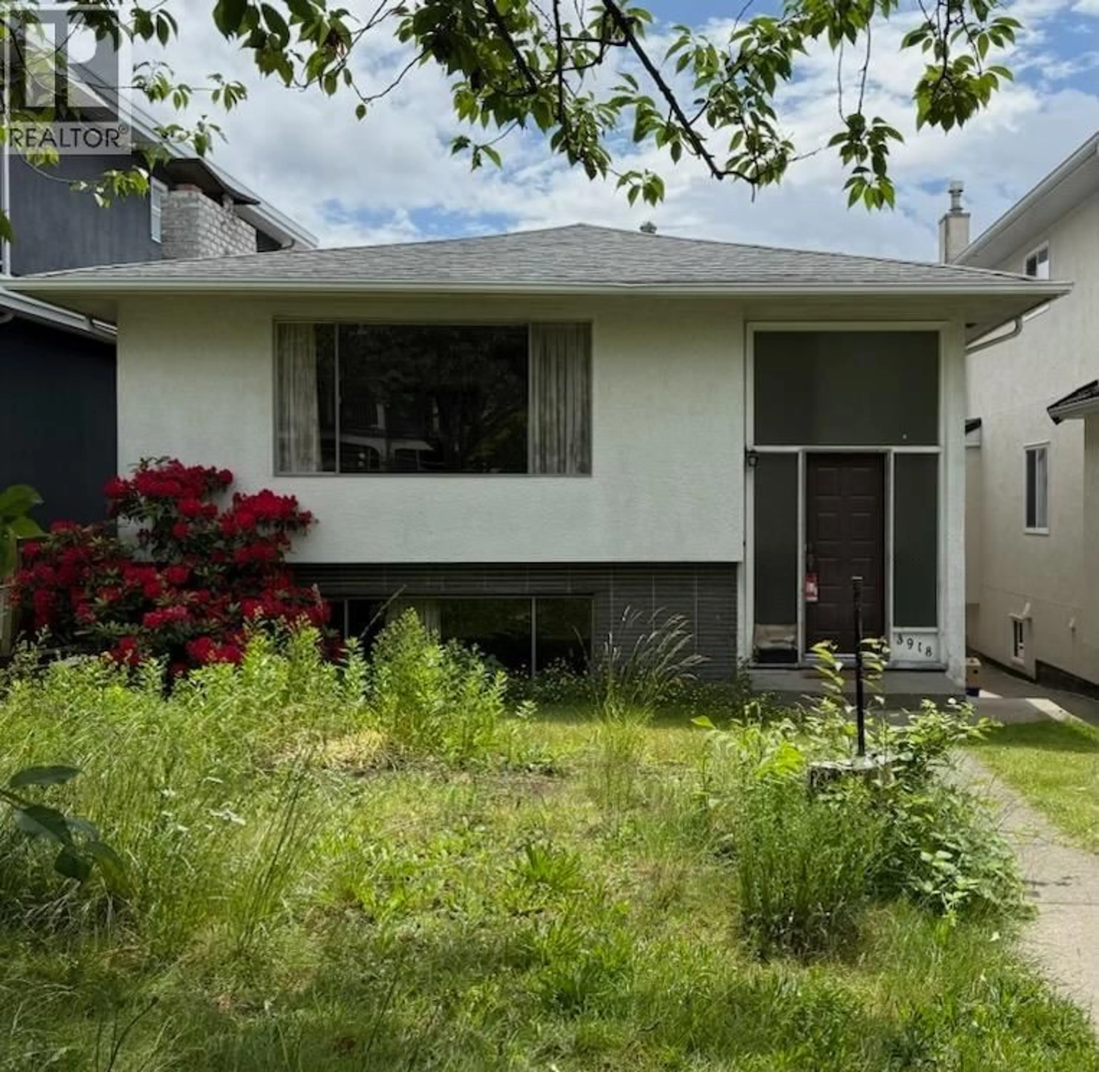Home with vinyl exterior material, street for 3918 UNION STREET, Burnaby British Columbia V5C2W7