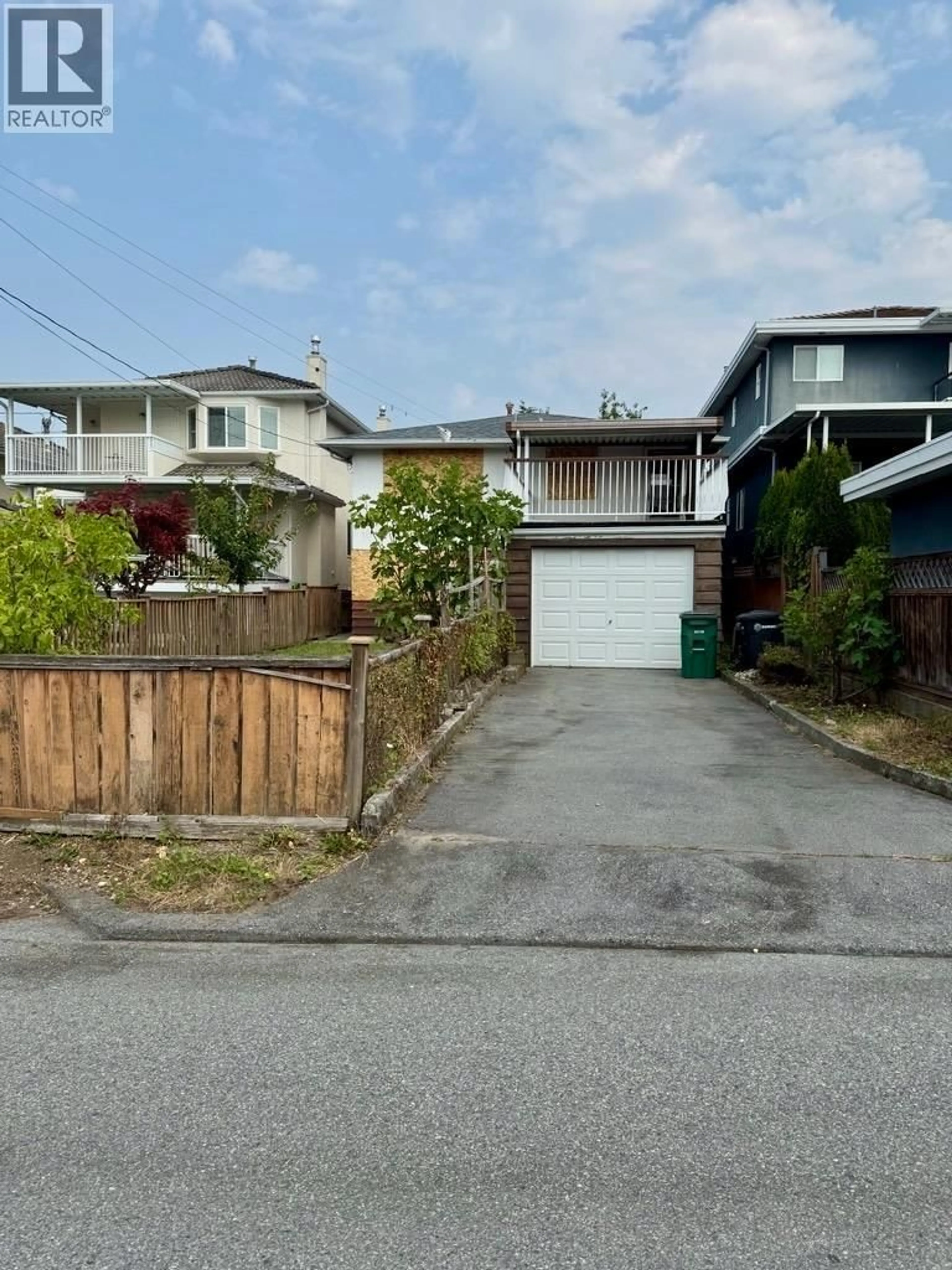 A pic from outside/outdoor area/front of a property/back of a property/a pic from drone, street for 3918 UNION STREET, Burnaby British Columbia V5C2W7