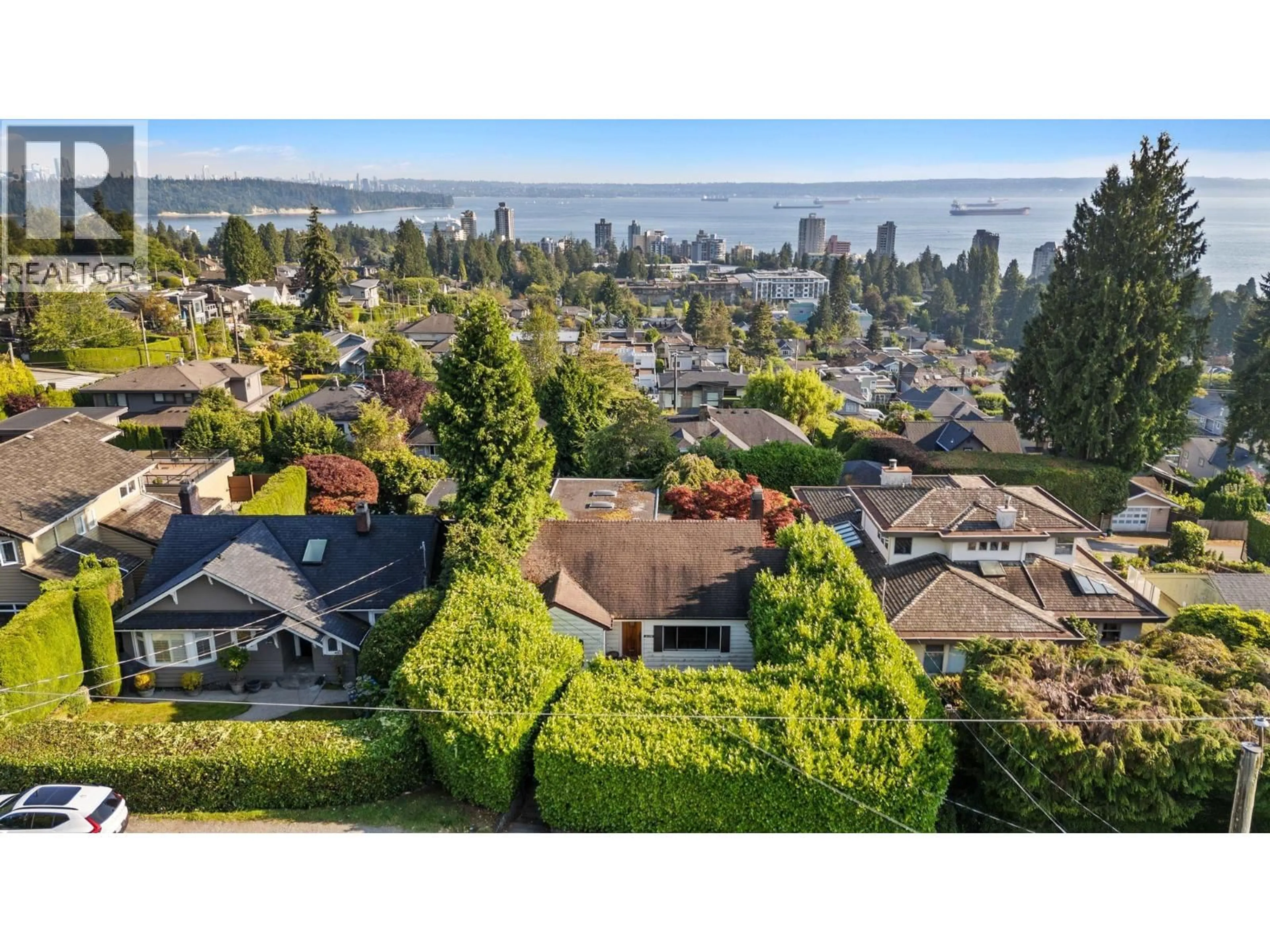 A pic from outside/outdoor area/front of a property/back of a property/a pic from drone, water/lake/river/ocean view for 2138 NELSON AVENUE, West Vancouver British Columbia V7V2P7