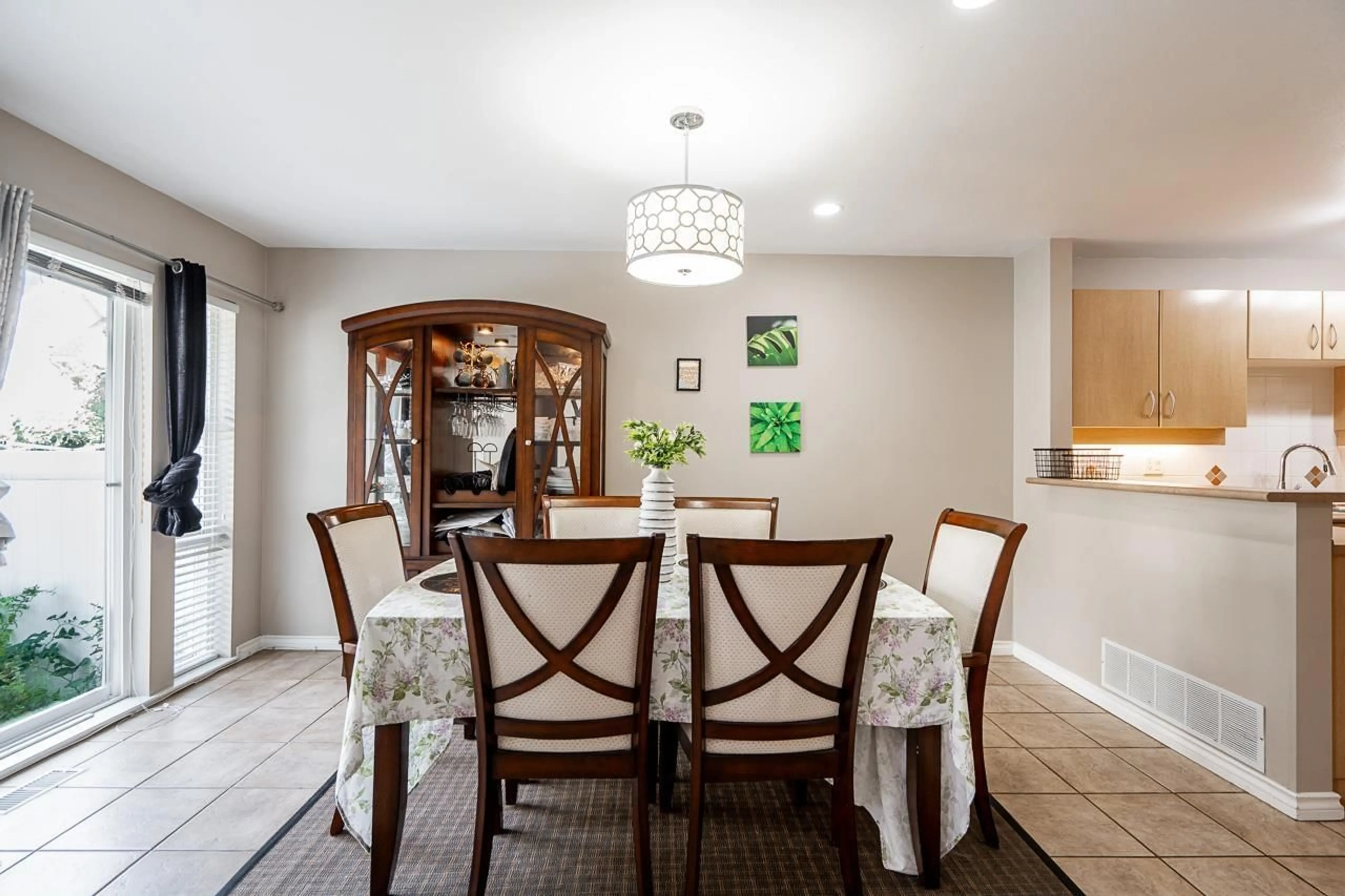 Dining room, unknown for 48 - 13918 58 AVENUE, Surrey British Columbia V3X3N8