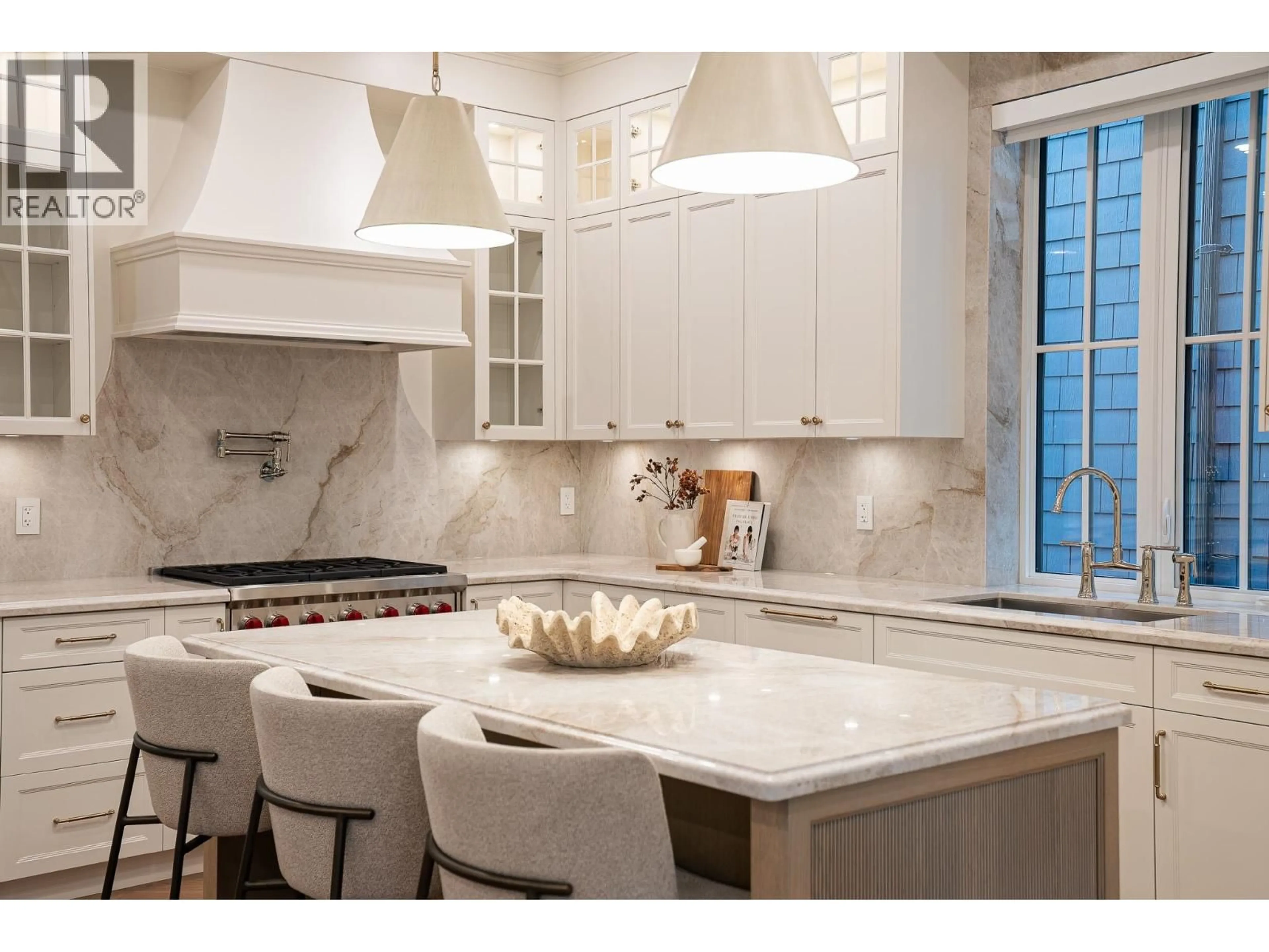 Contemporary kitchen, ceramic/tile floor for 1 - 127 17TH AVENUE, Vancouver British Columbia V5Y1Z7