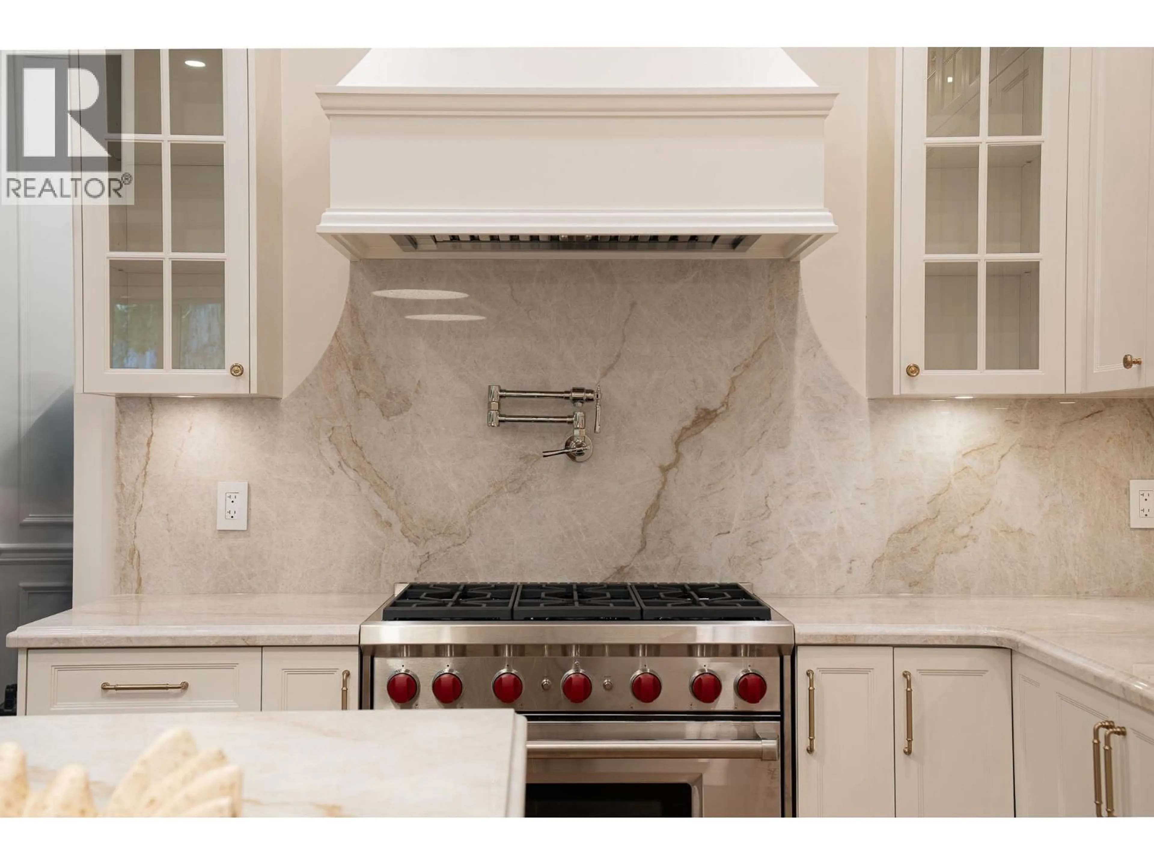 Contemporary kitchen, ceramic/tile floor for 1 - 127 17TH AVENUE, Vancouver British Columbia V5Y1Z7