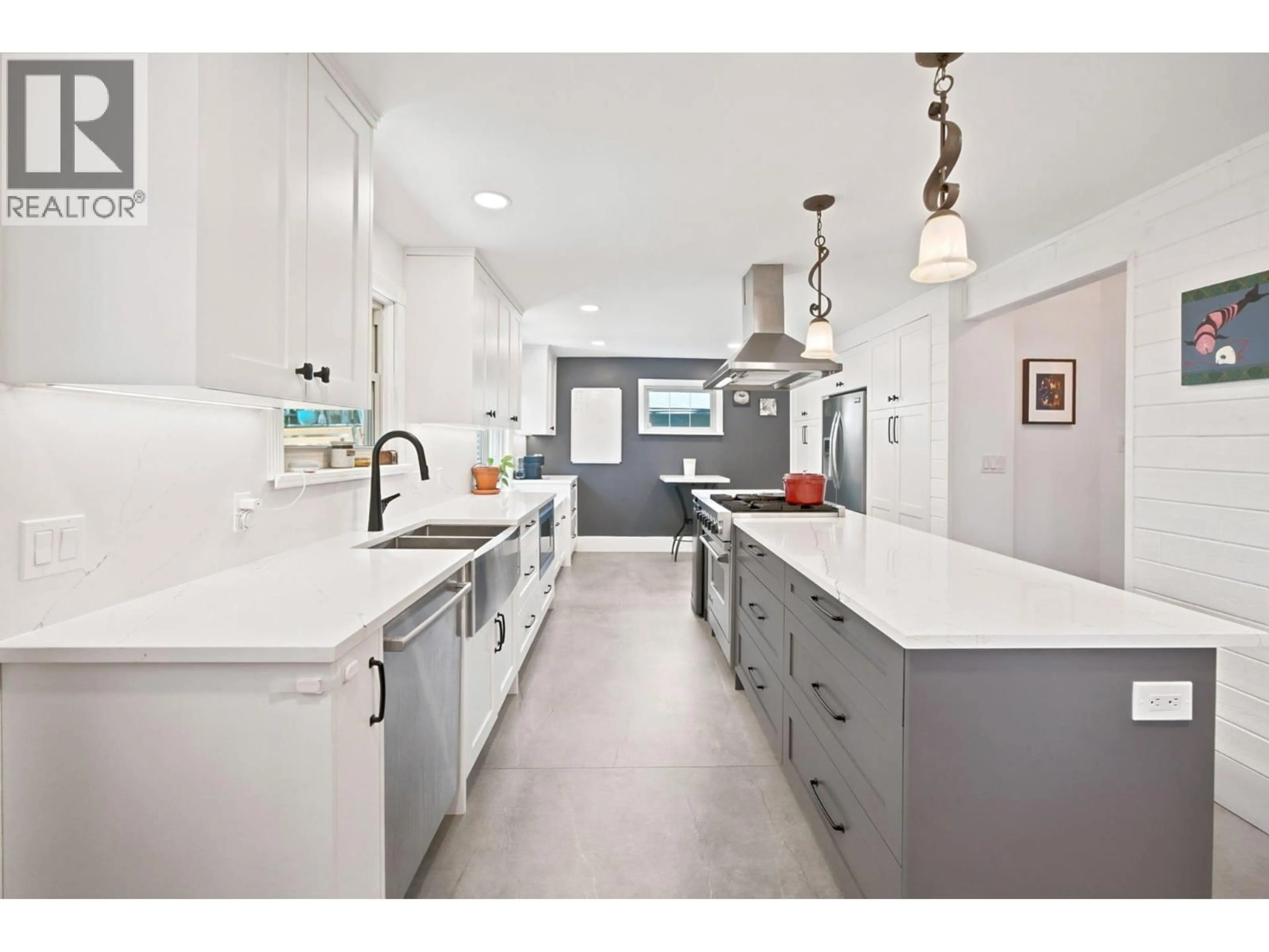 Open concept kitchen, ceramic/tile floor for 829 EIGHTH AVENUE, New Westminster British Columbia V3M2R4