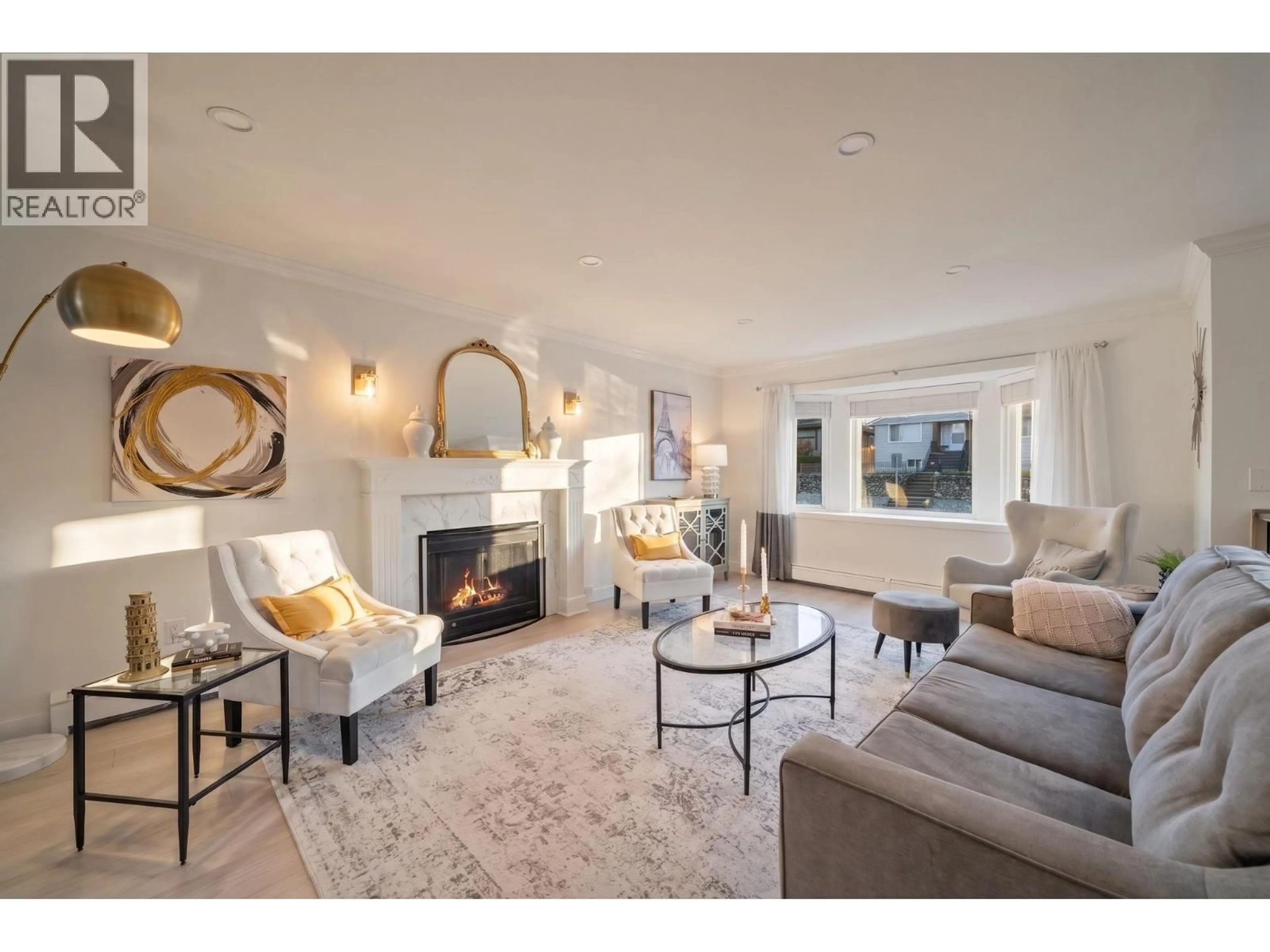 Living room with furniture, unknown for 4268 GRAVELEY STREET, Burnaby British Columbia V5C3T8