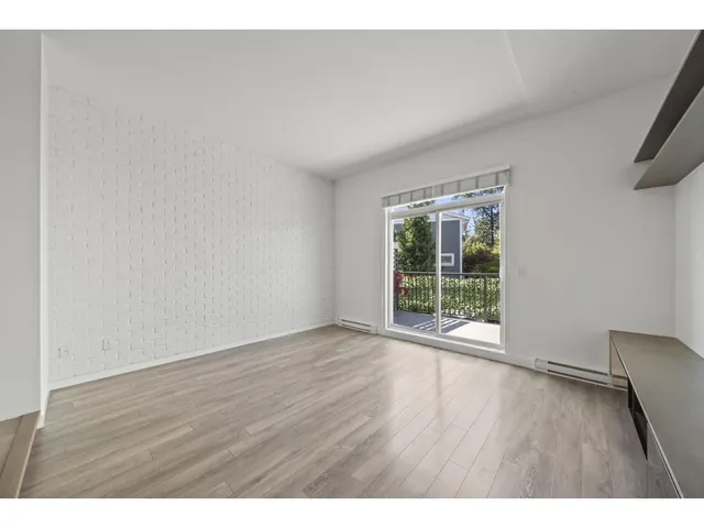 55 - 15340 GUILDFORD DRIVE, Surrey 5