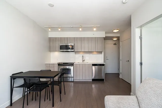 2302 - 13308 CENTRAL AVENUE, Surrey 2