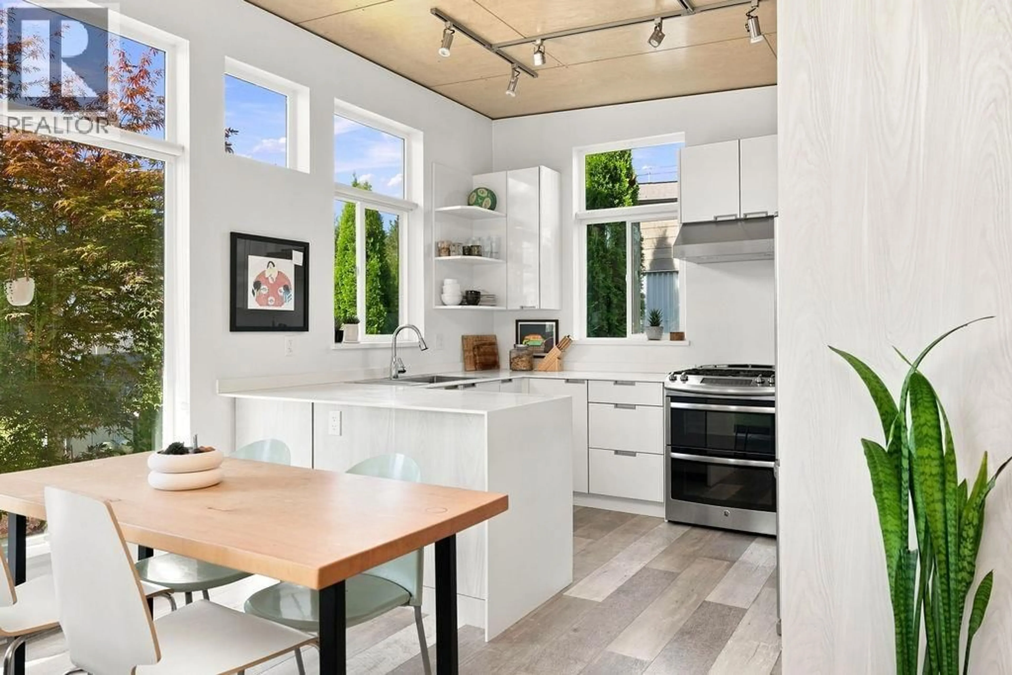 Open concept kitchen, unknown for 884 TROWER LANE, Gibsons British Columbia V0N1V9