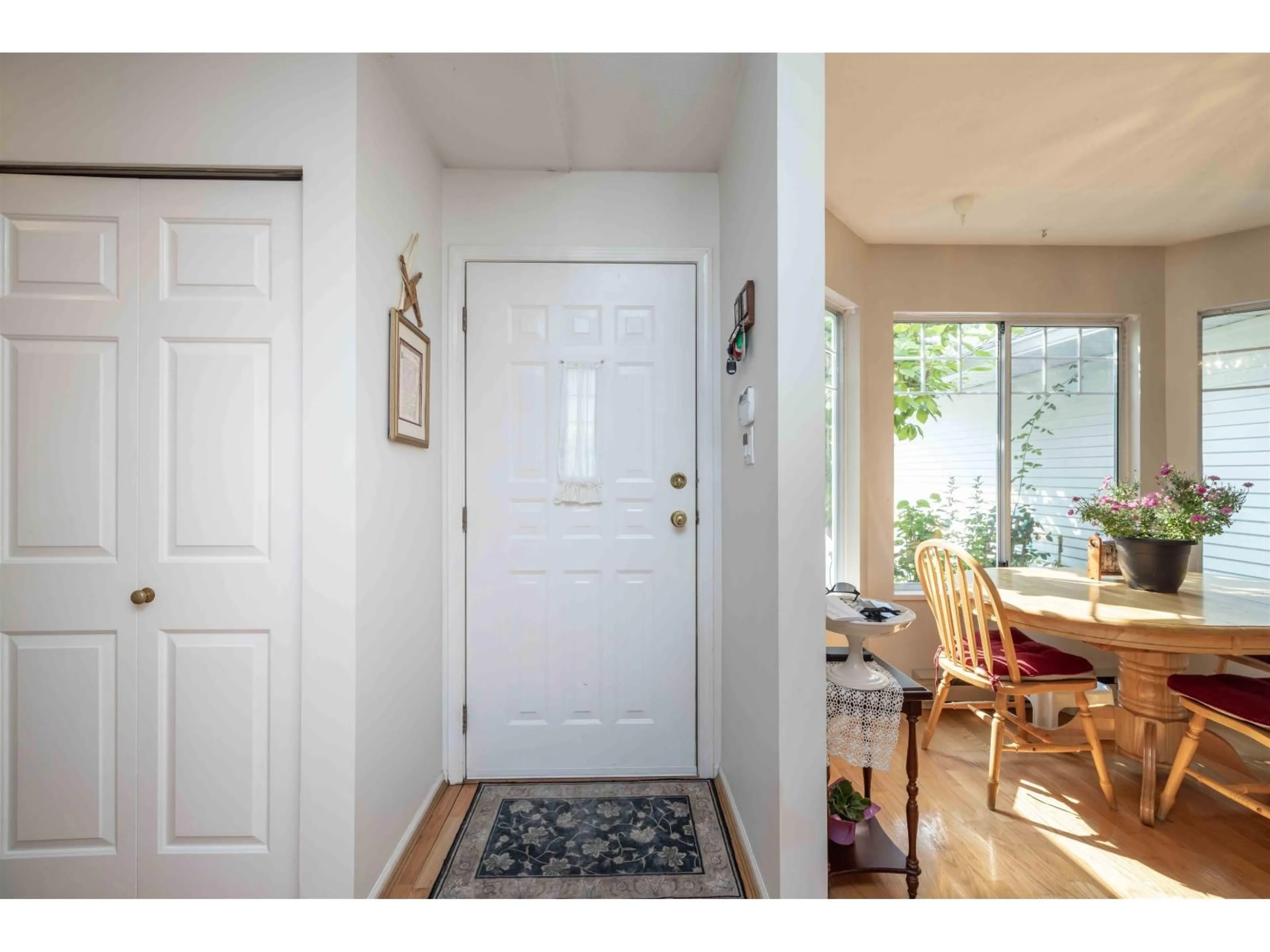Indoor entryway for 95 - 8737 212TH STREET, Langley British Columbia V1M2C8
