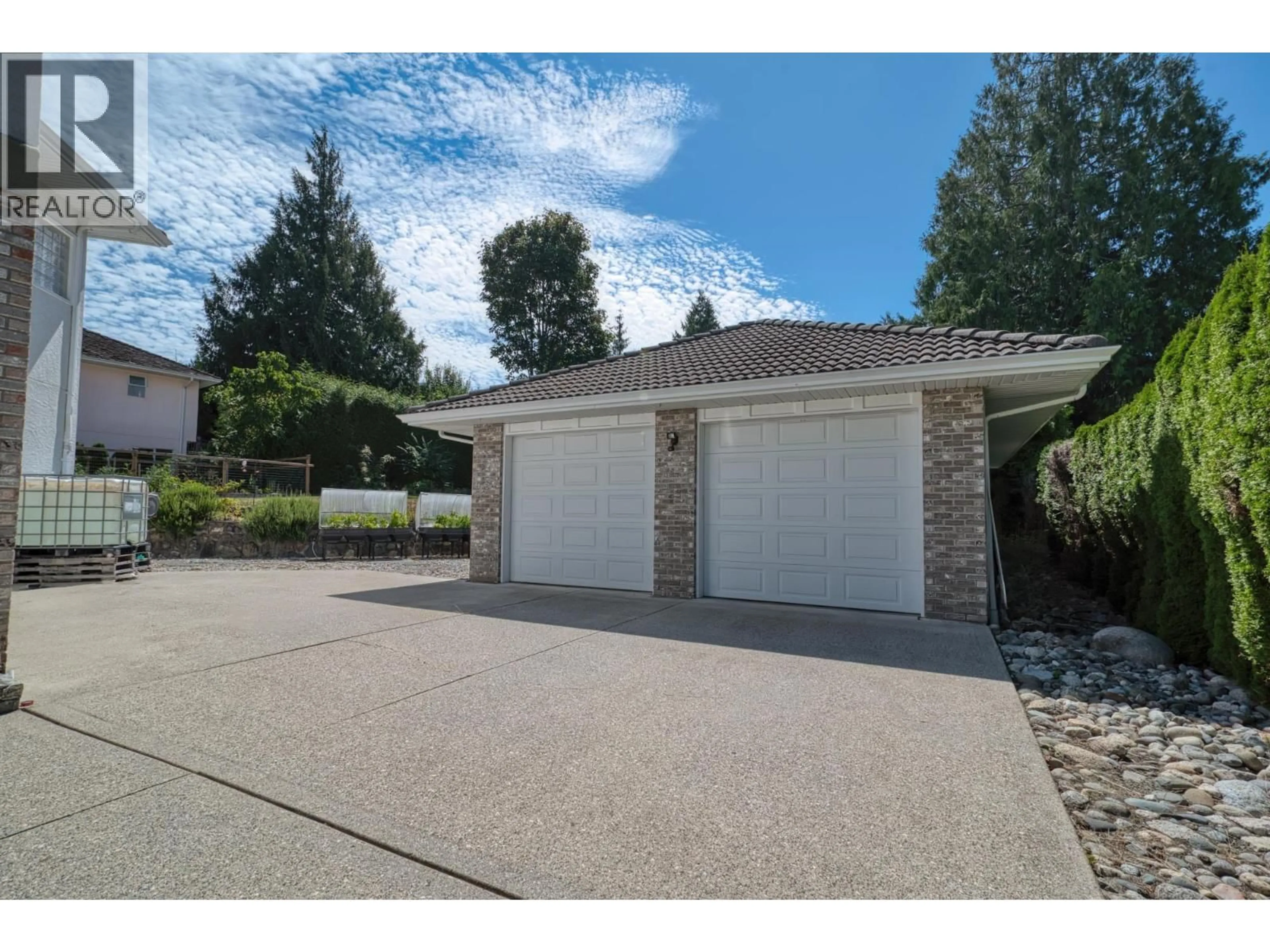 Indoor garage for 6453 GALE AVENUE, Sechelt British Columbia V7Z0L1