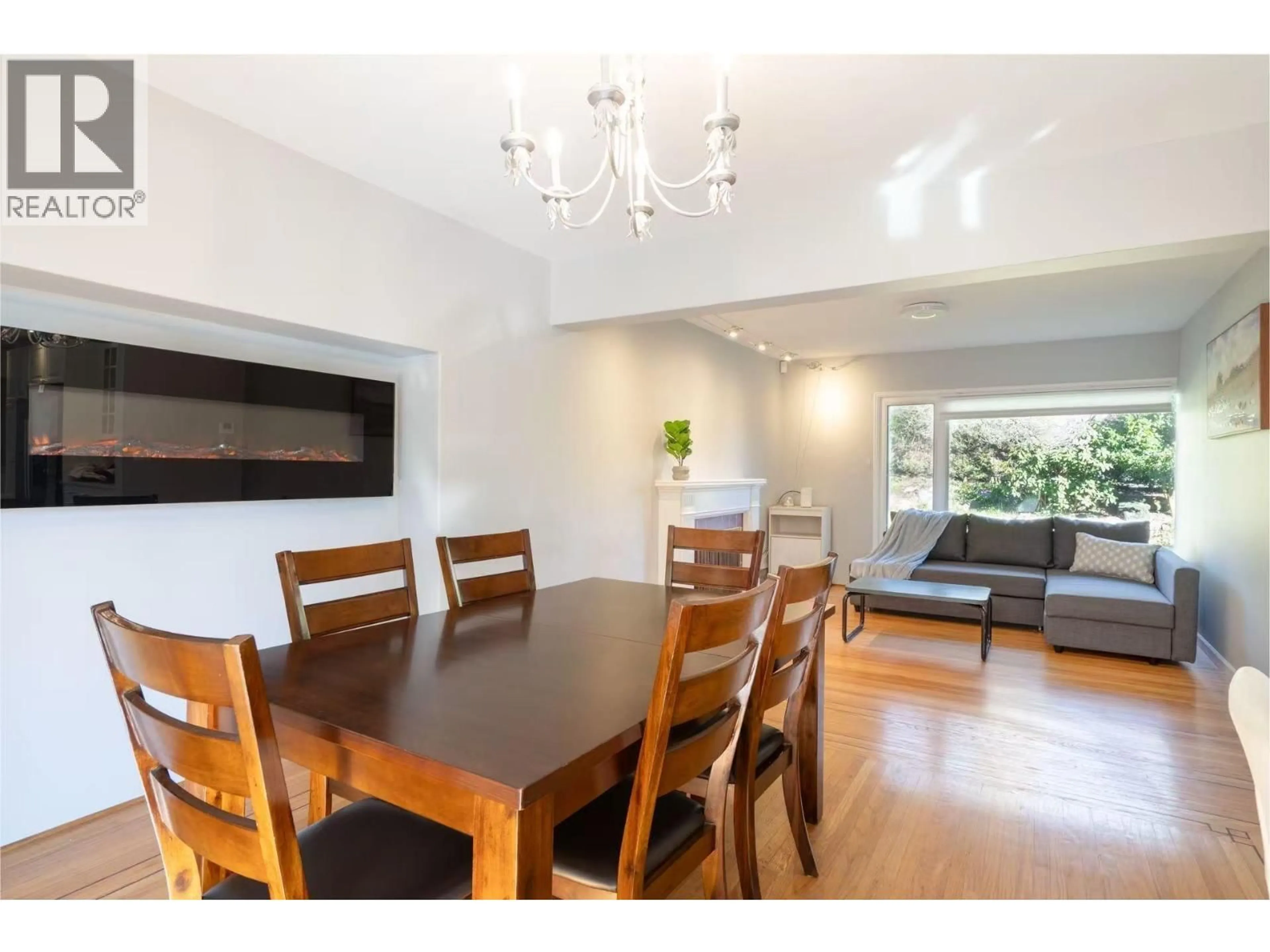 Dining room, wood/laminate floor for 5951 DUNBAR STREET, Vancouver British Columbia V6N1W8