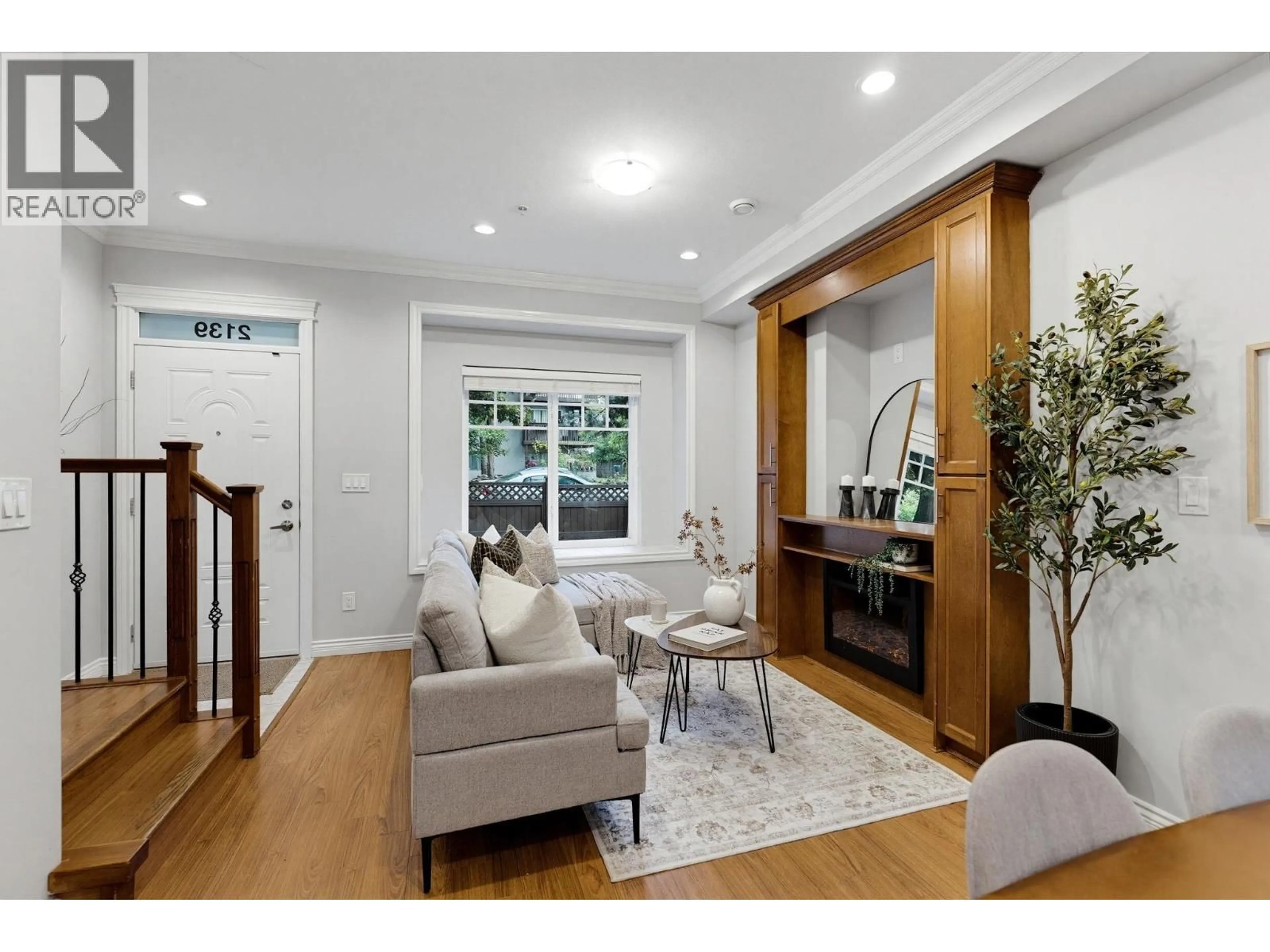 Living room with furniture, unknown for 2139 TRIUMPH STREET, Vancouver British Columbia V5L1L1
