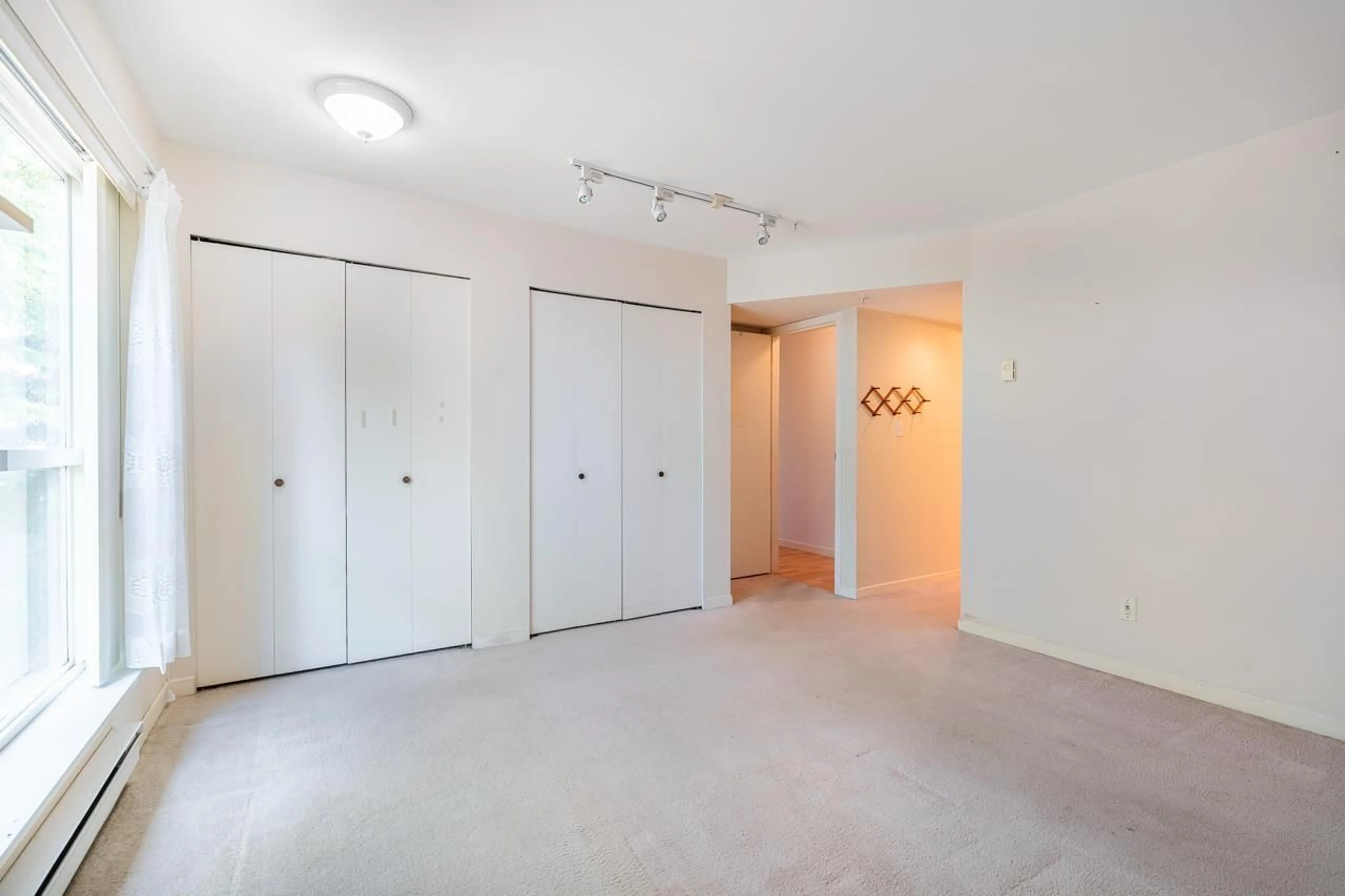 A pic of a room for 213 - 7505 138 STREET, Surrey British Columbia V3W0W6