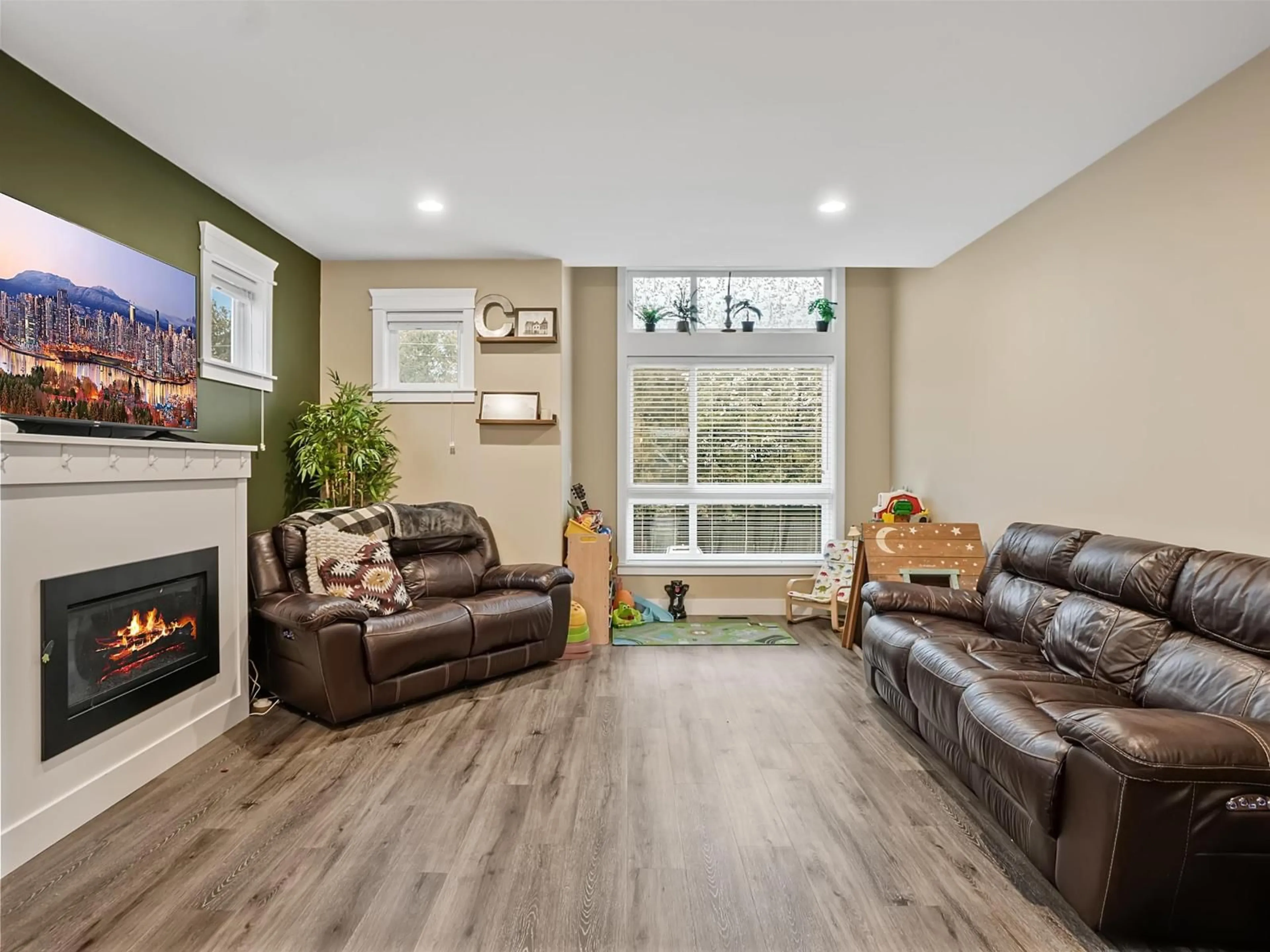 Living room with furniture, unknown for 9847 MCGRATH ROAD, Rosedale British Columbia V0X1X0