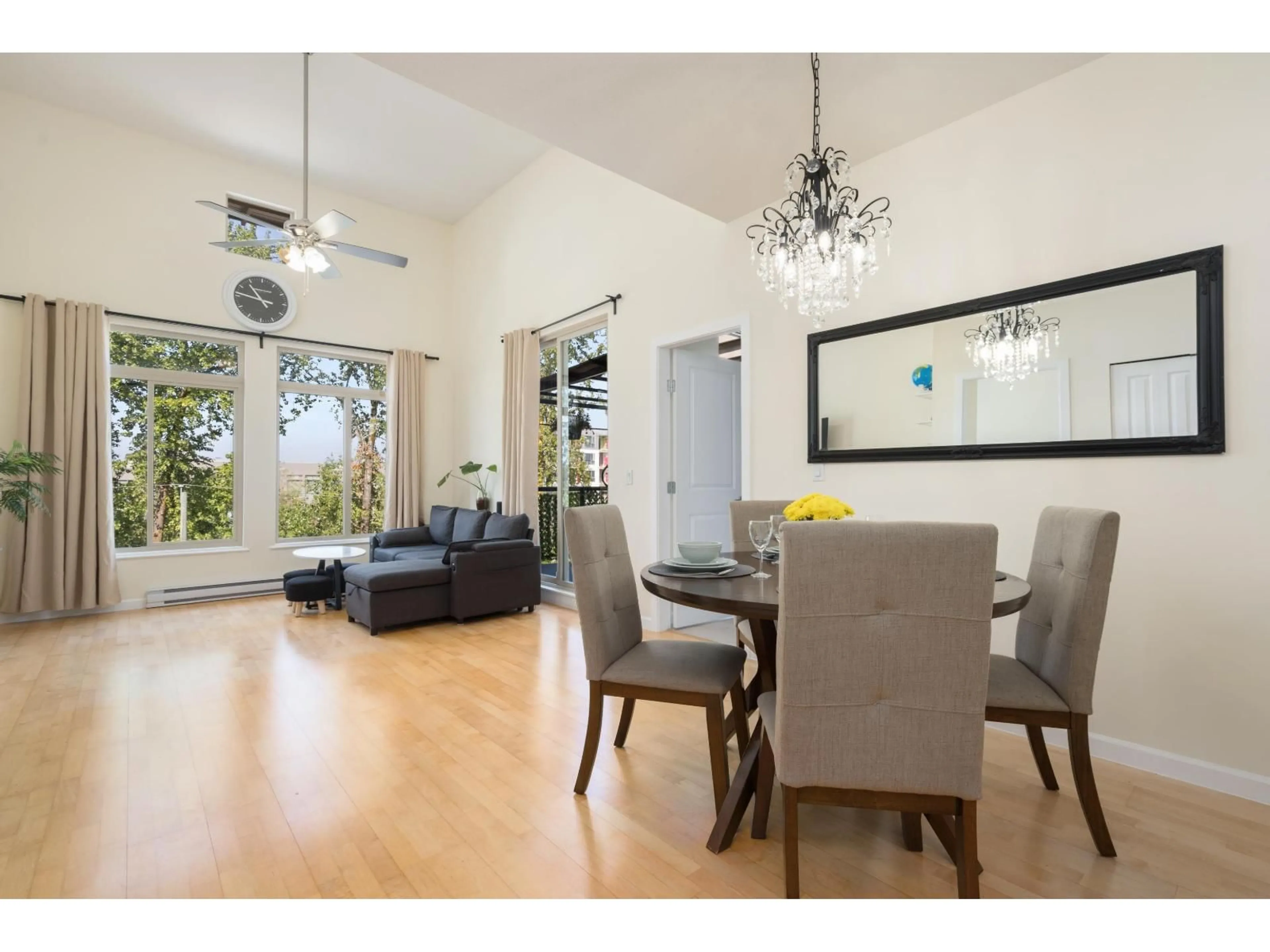 Dining room, wood/laminate floor for 418 - 10180 153 STREET, Surrey British Columbia V3R0B5