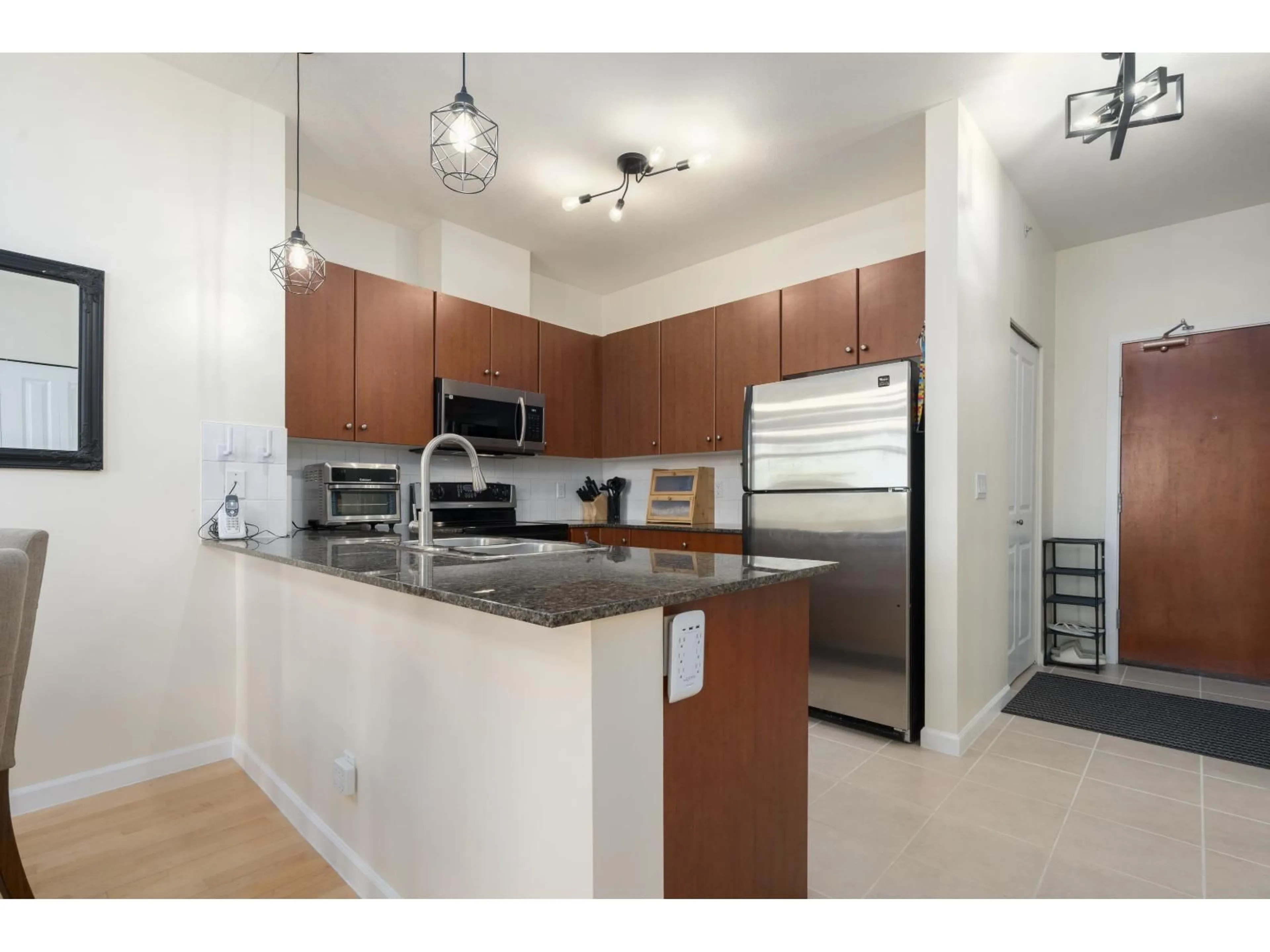Standard kitchen, unknown for 418 - 10180 153 STREET, Surrey British Columbia V3R0B5