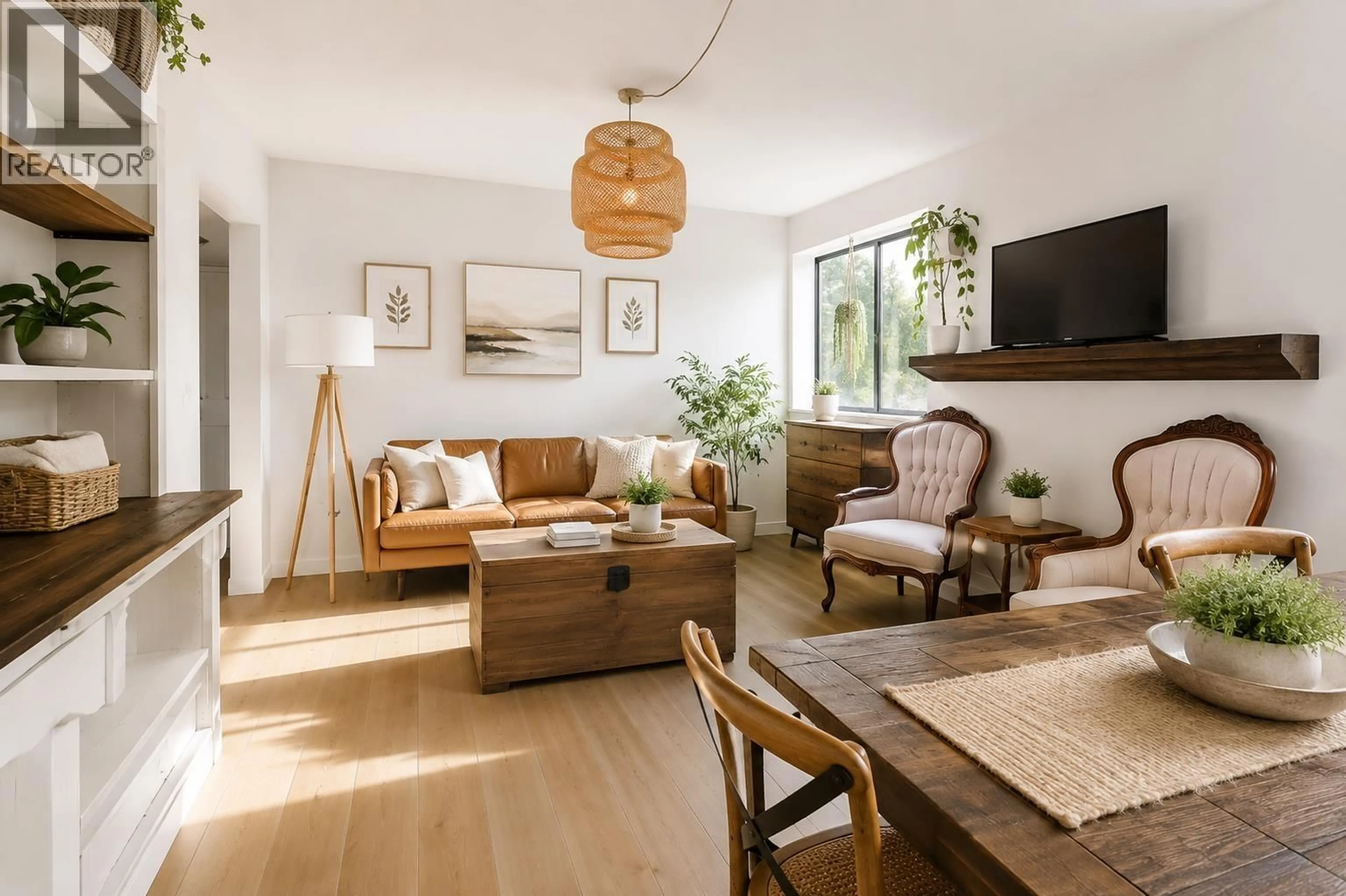 Living room with furniture, wood/laminate floor for 3003 SUNNYHURST ROAD, North Vancouver British Columbia V7K2G4
