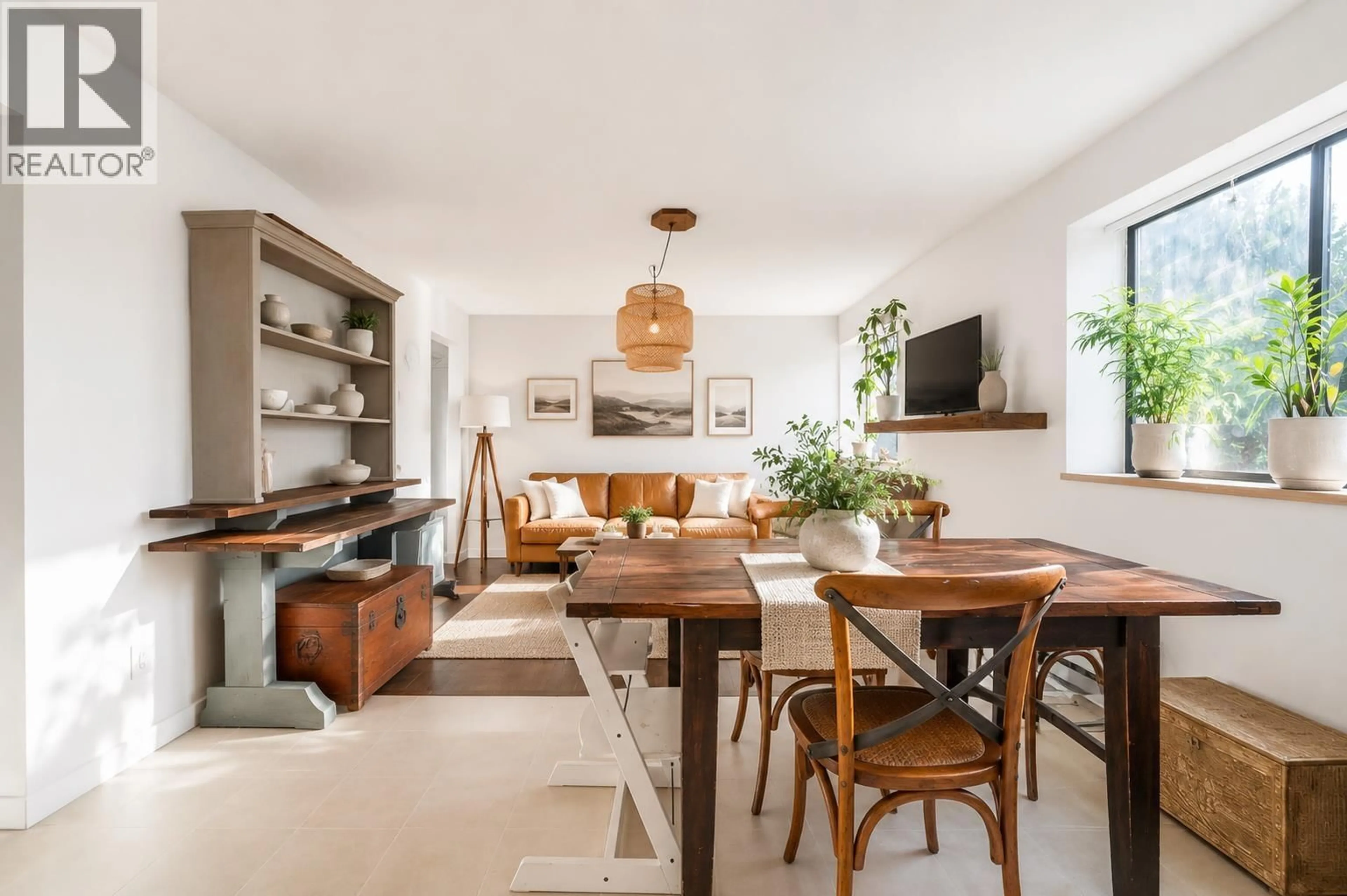 Open concept kitchen, unknown for 3003 SUNNYHURST ROAD, North Vancouver British Columbia V7K2G4
