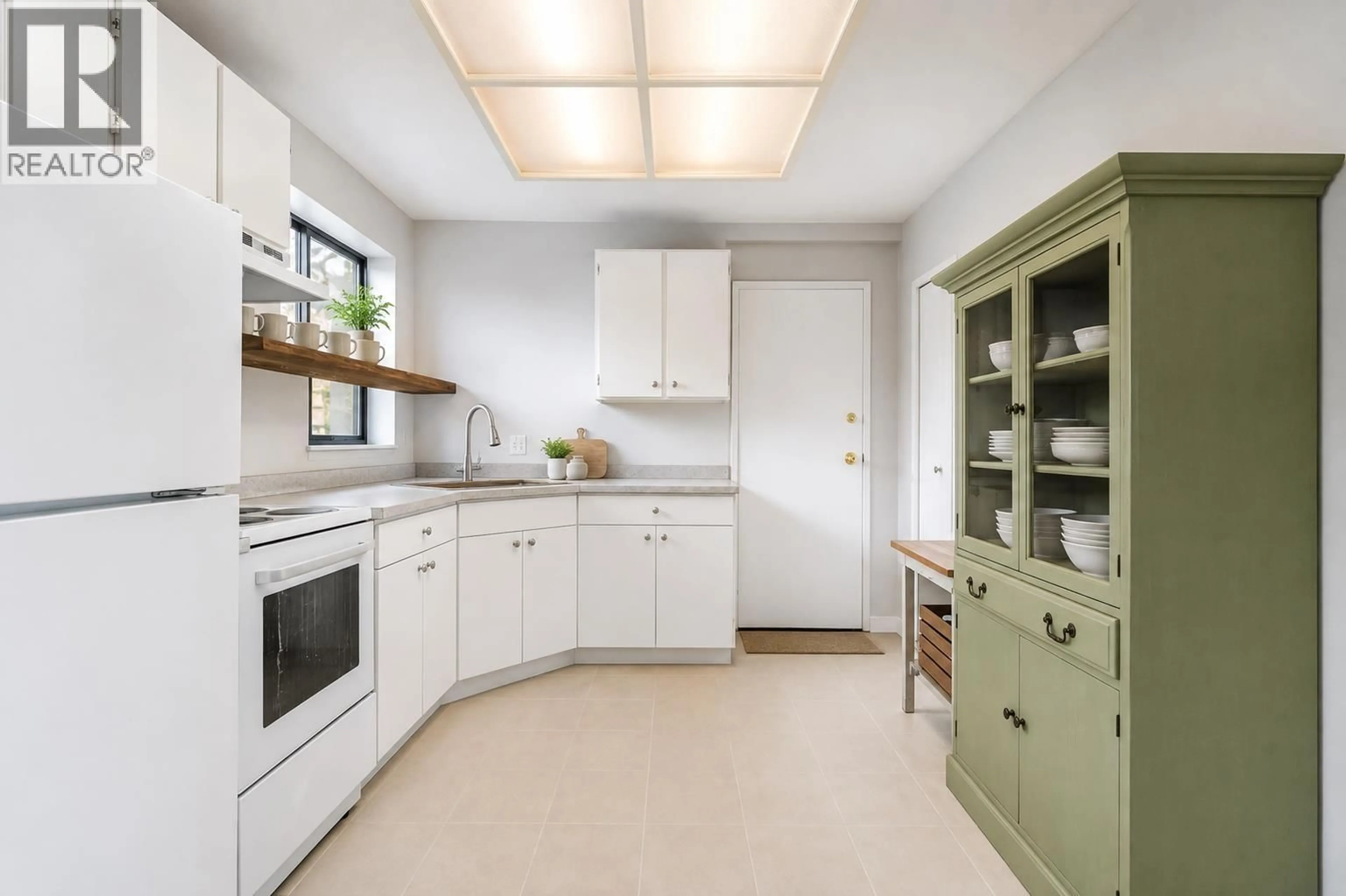 Unknown for 3003 SUNNYHURST ROAD, North Vancouver British Columbia V7K2G4