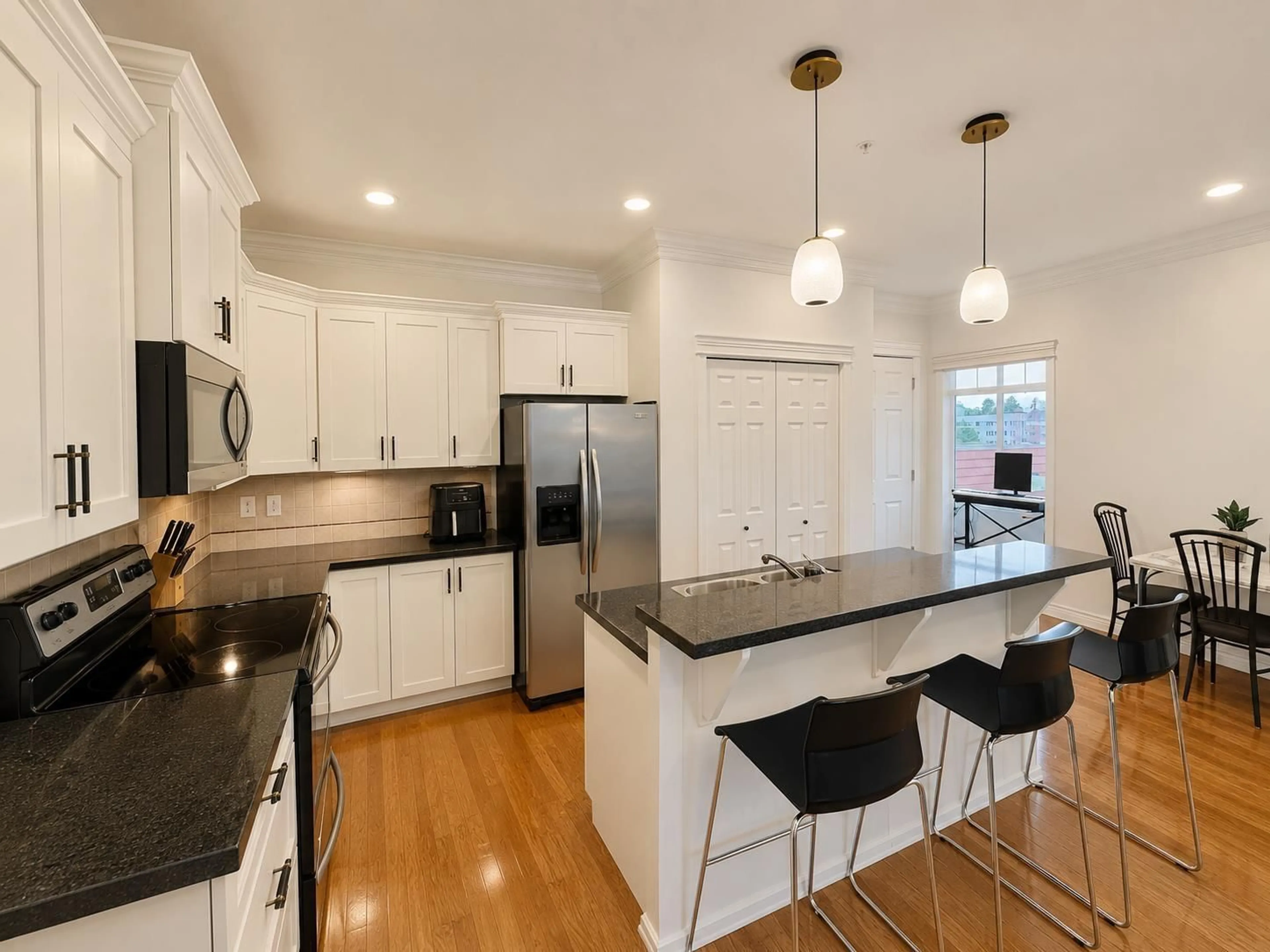 Open concept kitchen, unknown for 401 - 9108 MARY STREET, Chilliwack British Columbia V2P4J1