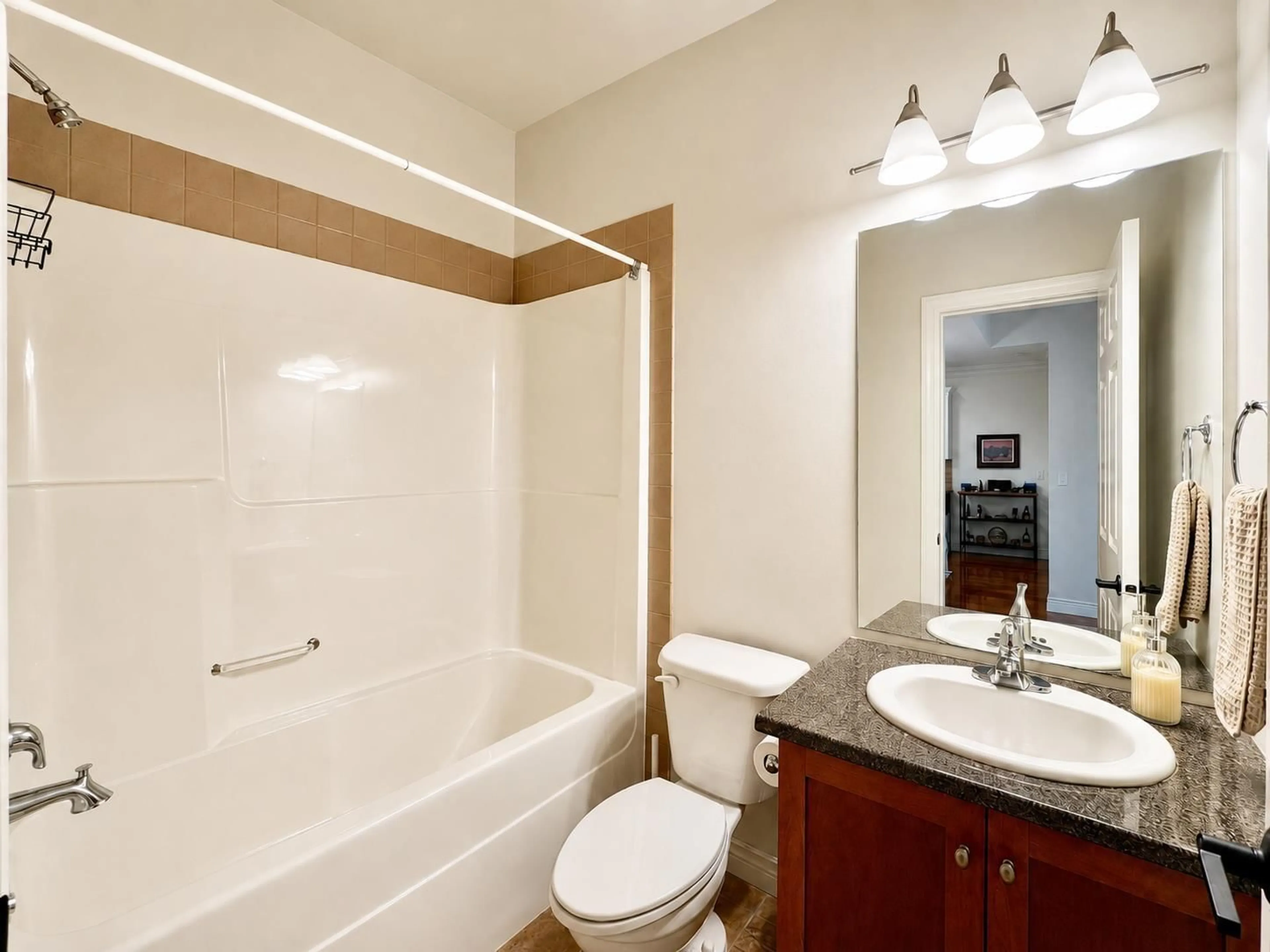 Standard bathroom, ceramic/tile floor for 401 - 9108 MARY STREET, Chilliwack British Columbia V2P4J1