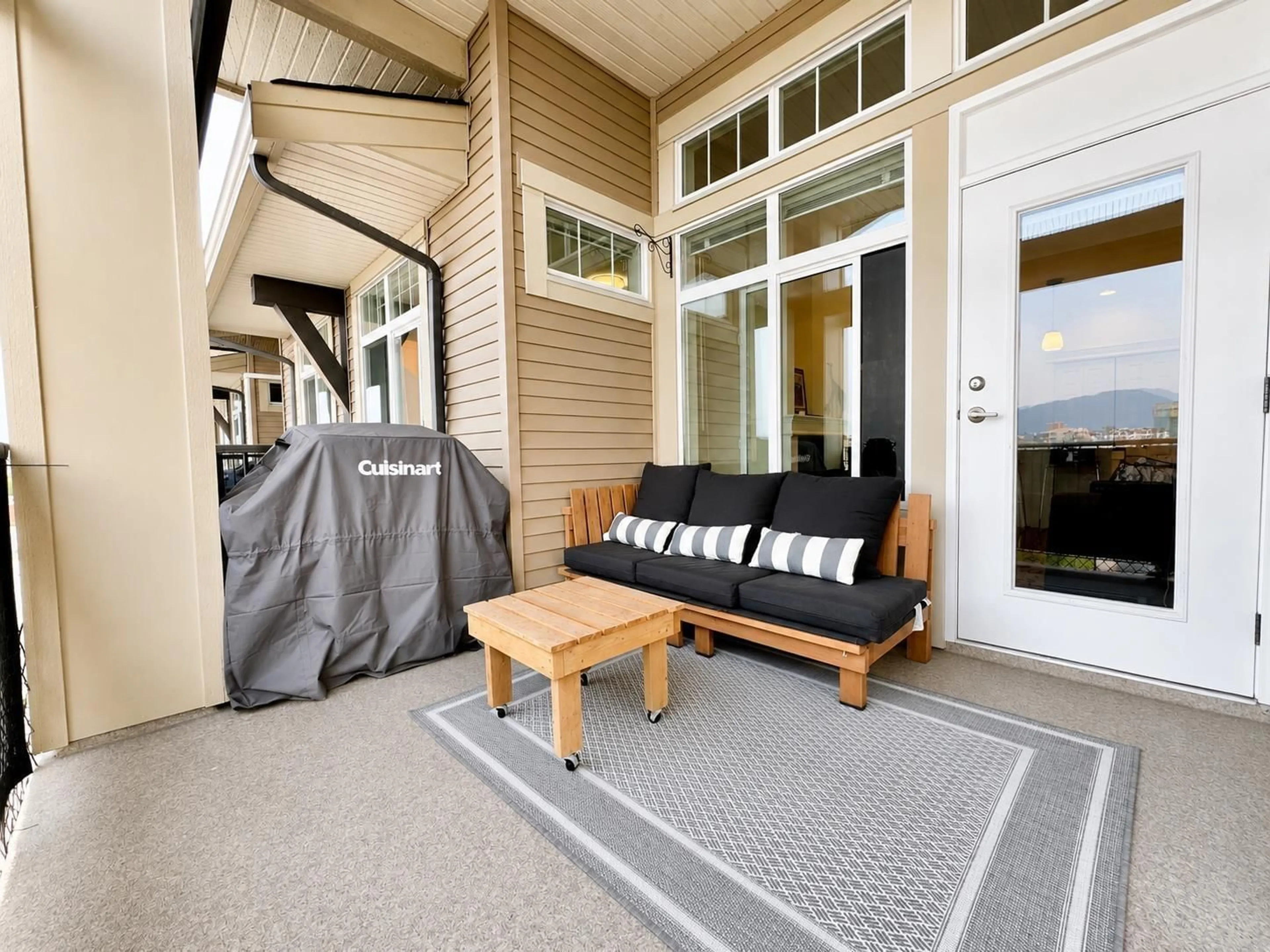 Patio, street for 401 - 9108 MARY STREET, Chilliwack British Columbia V2P4J1