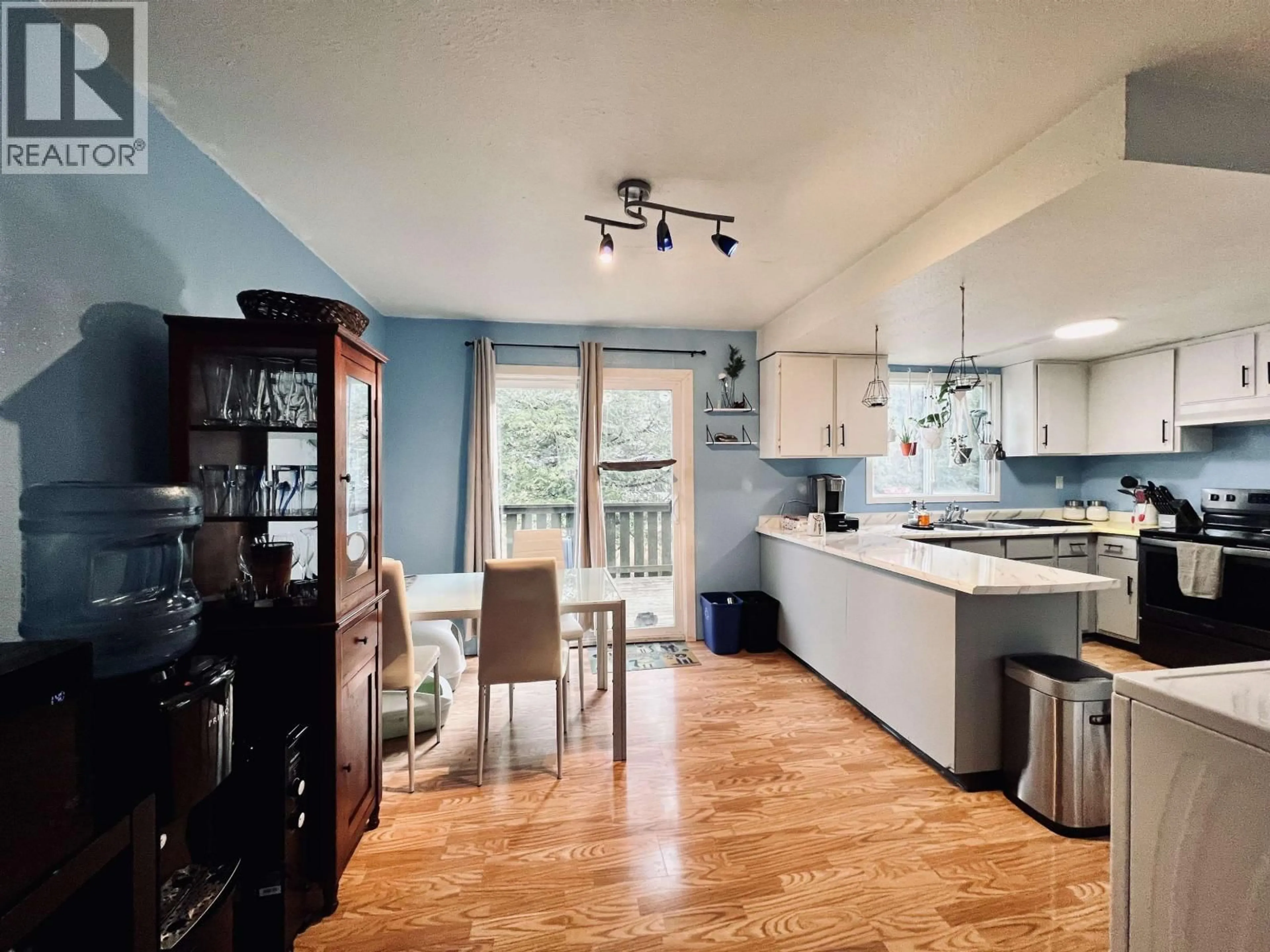 Open concept kitchen, unknown for 337 8TH AVENUE, Prince Rupert British Columbia V8J4B4