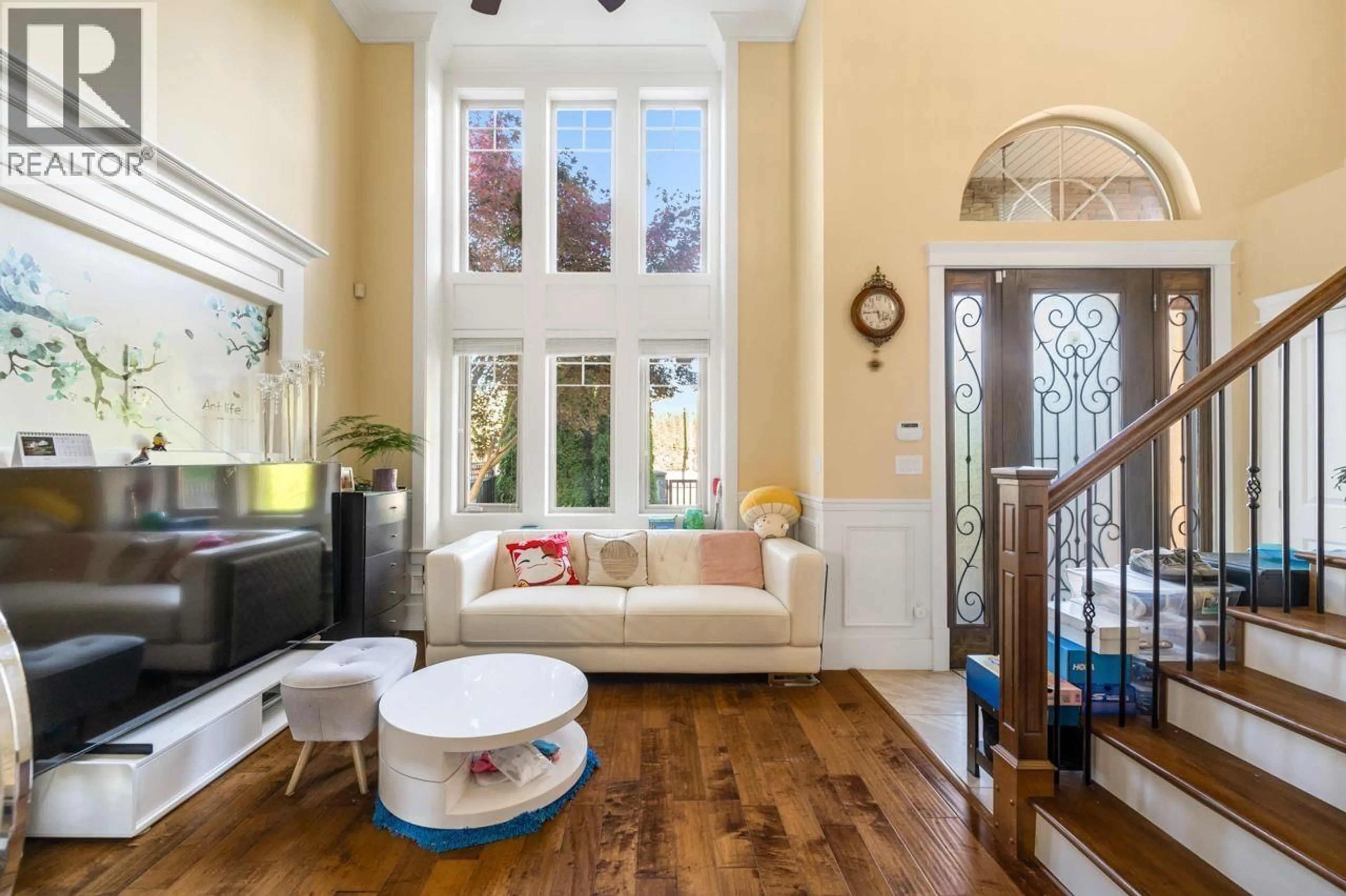 Living room with furniture, unknown for 10511 NO.1 ROAD, Richmond British Columbia V7E1S3