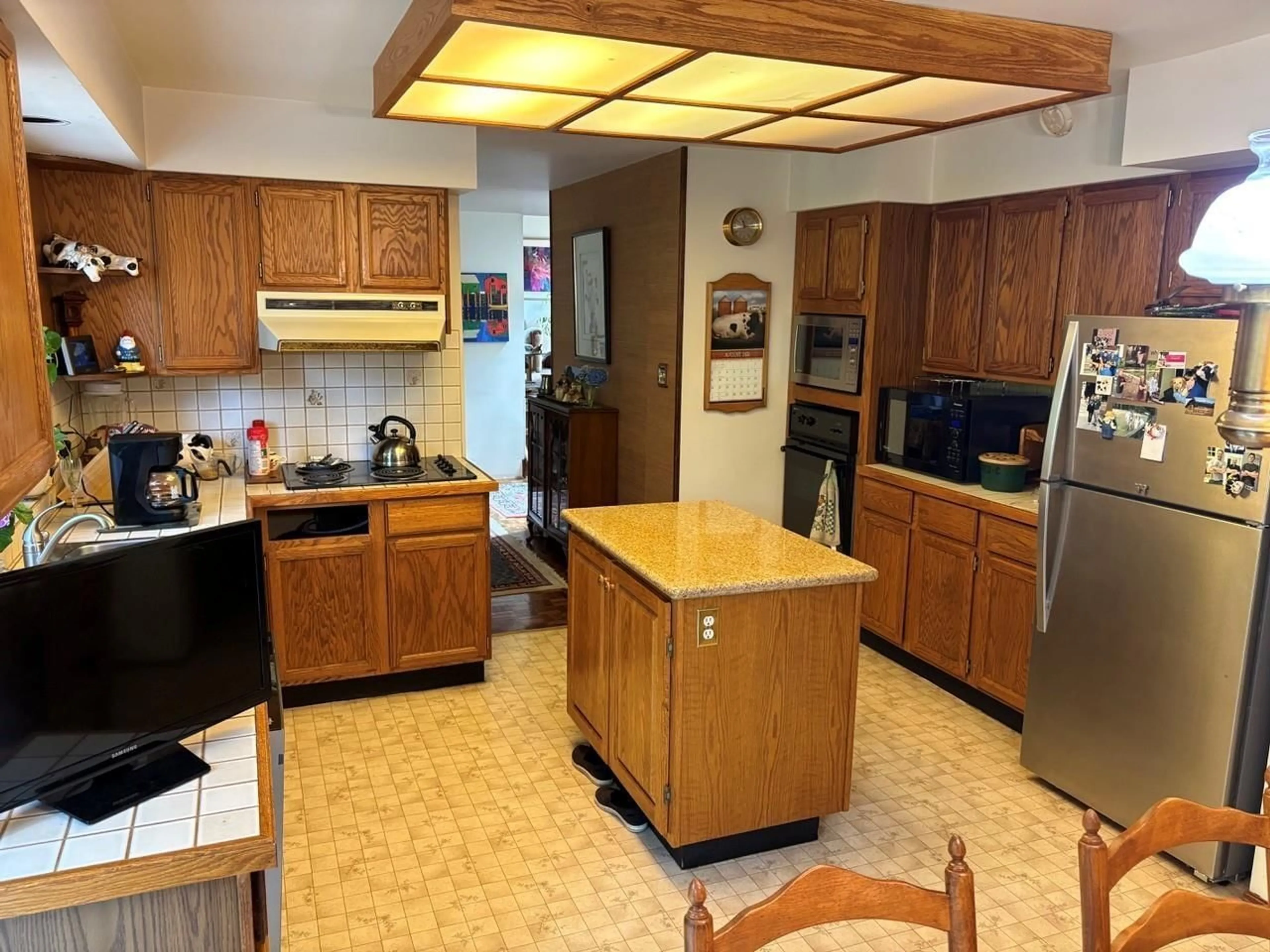 Standard kitchen, unknown for 24538 40 AVENUE, Langley British Columbia V2Z2L9