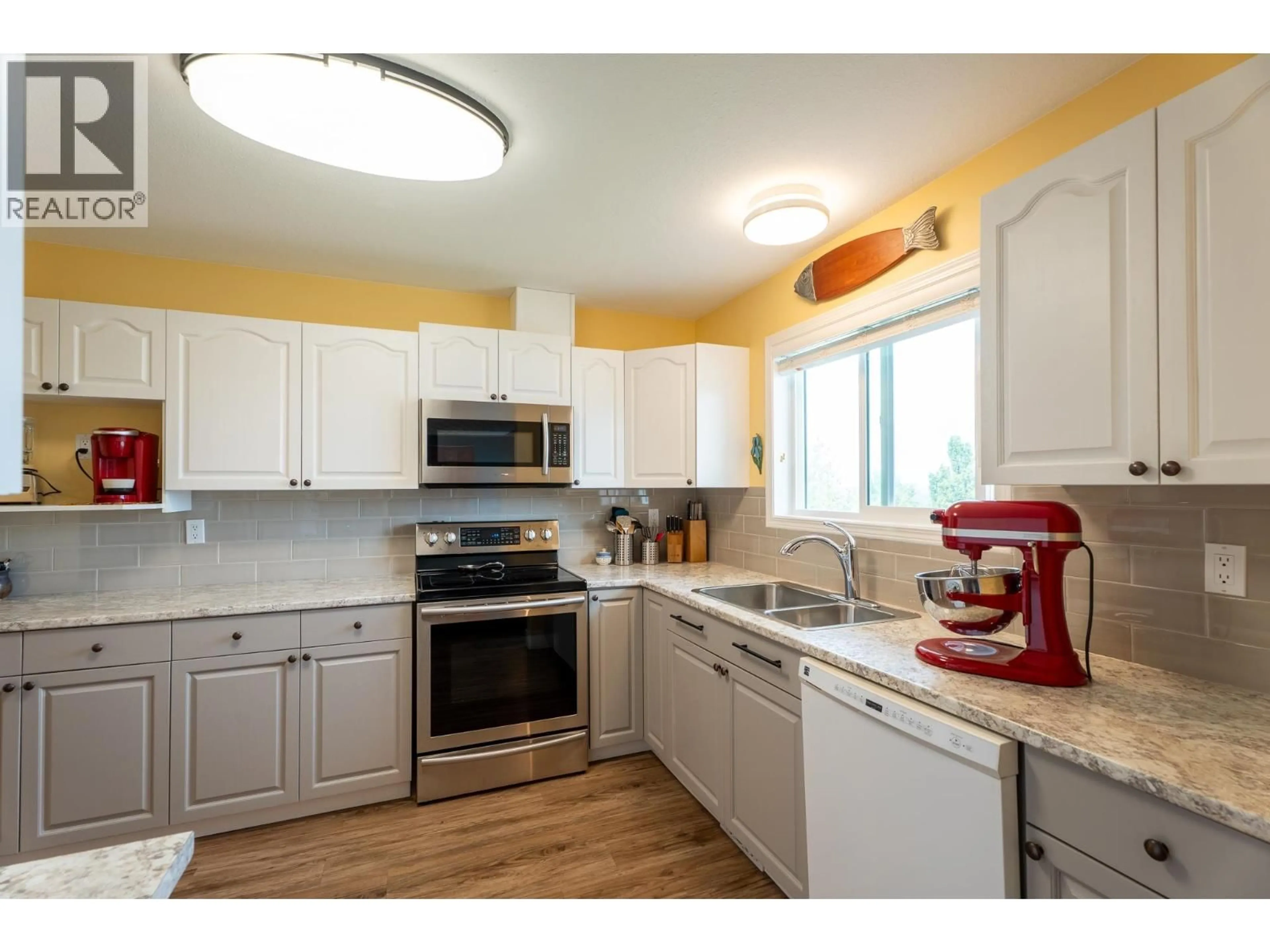Standard kitchen, unknown for 113 - 4281 BAKER ROAD, Prince George British Columbia V2N6M8