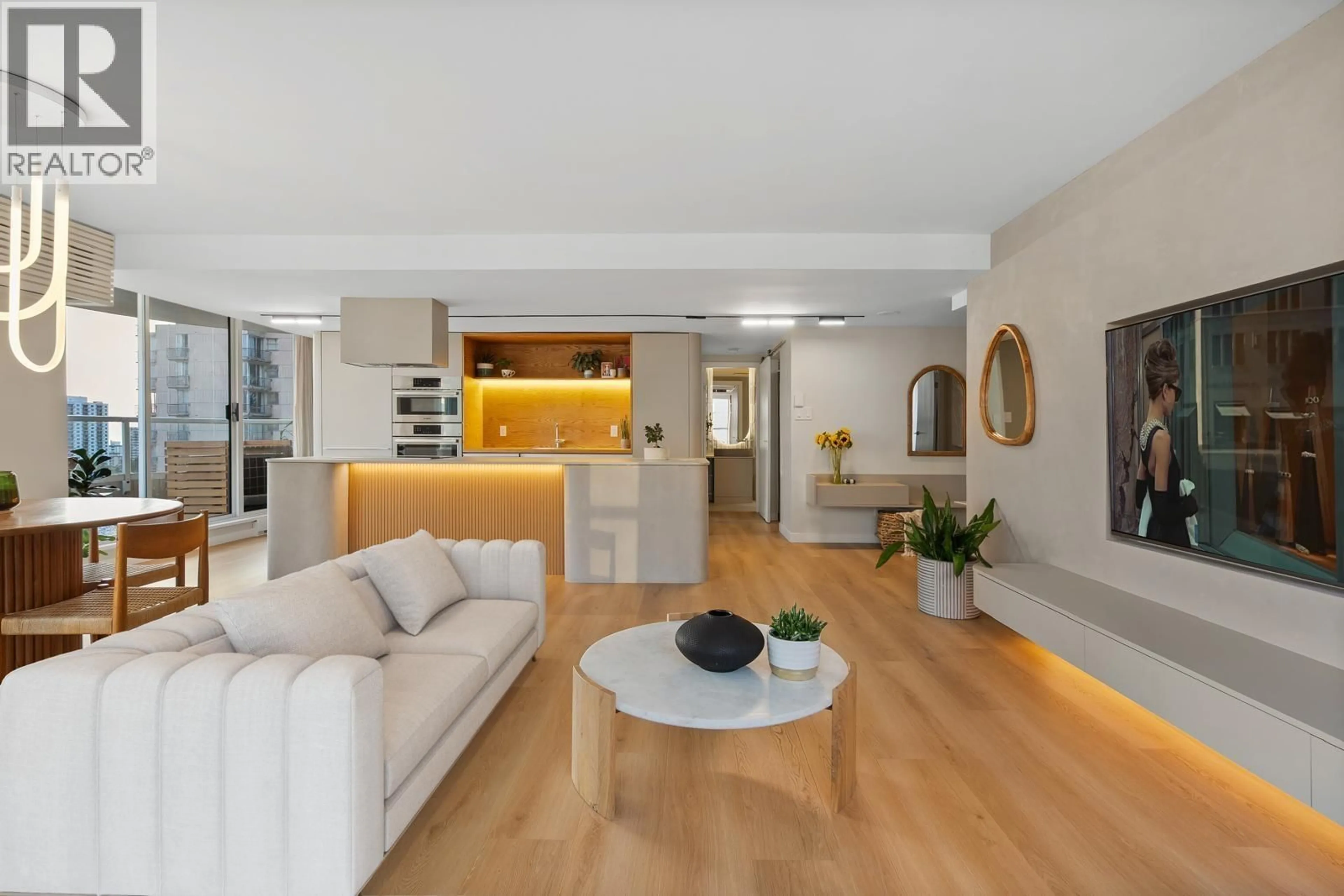 Living room with furniture, unknown for 903 - 717 JERVIS STREET, Vancouver British Columbia V6E4L5