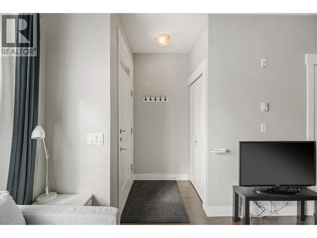 1 - 838 ROYAL AVENUE, New Westminster 3