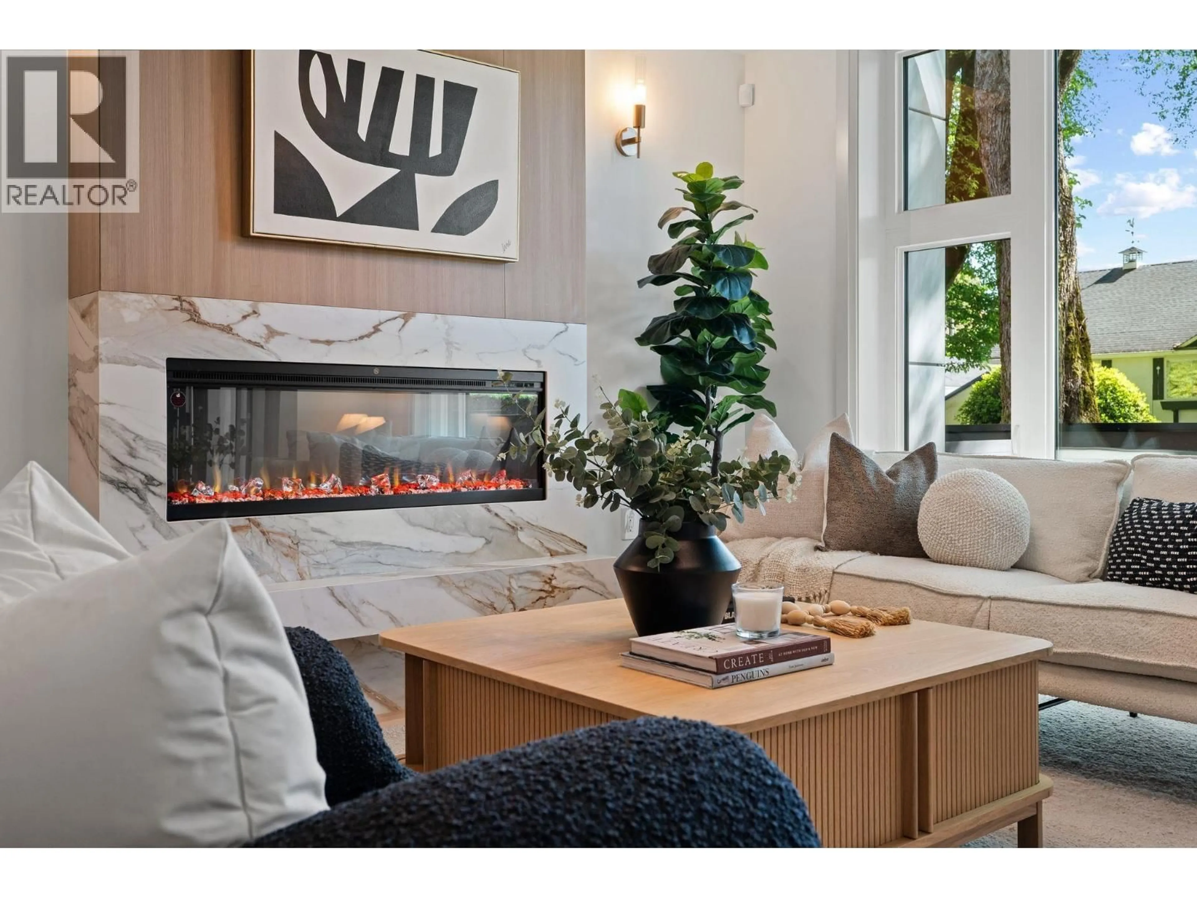 Living room with furniture, wood/laminate floor for 3 - 1491 DEVONSHIRE CRESCENT, Vancouver British Columbia V6H2G5