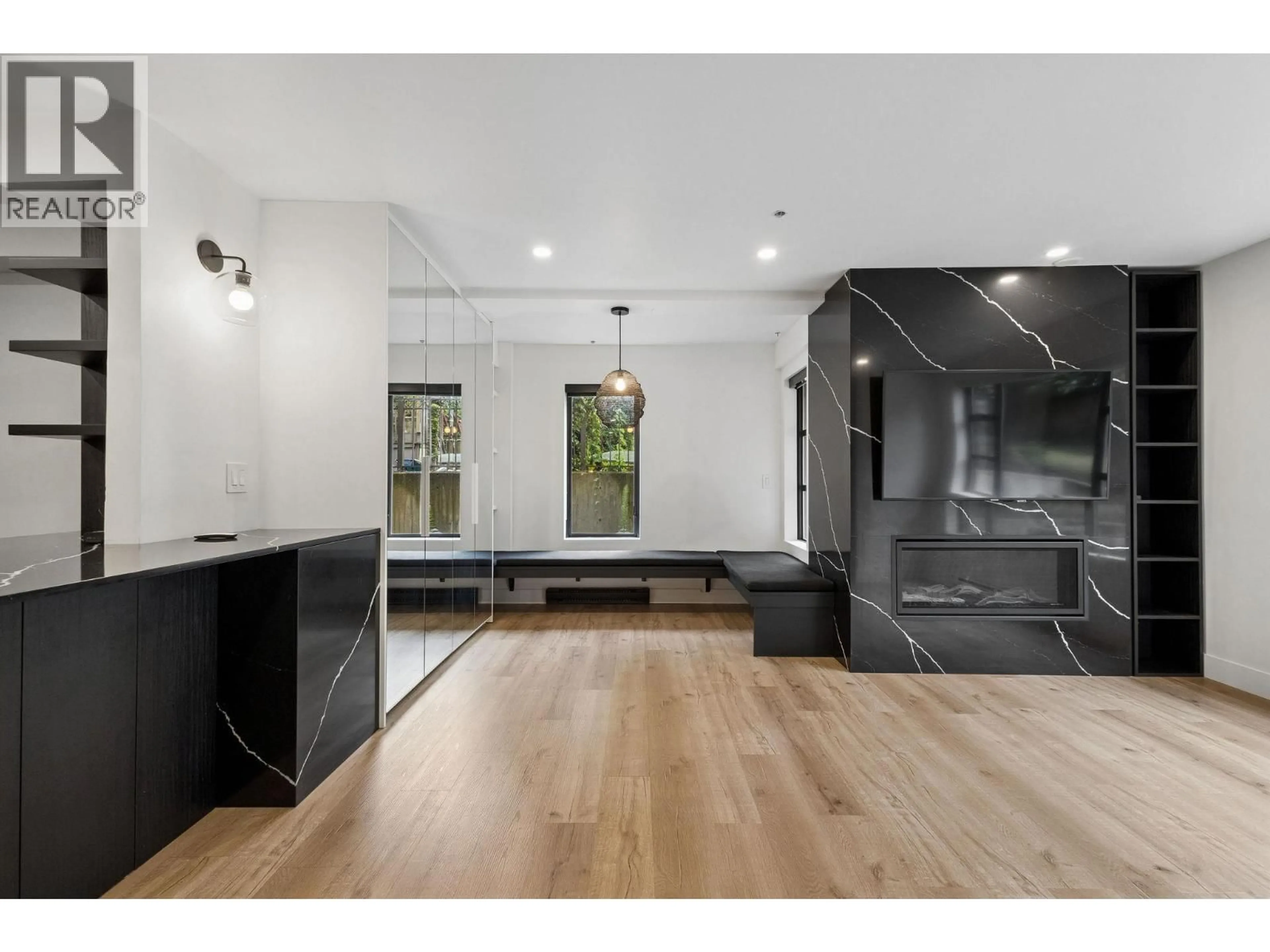 Unknown for 104 - 2119 YEW STREET, Vancouver British Columbia V6K3G6