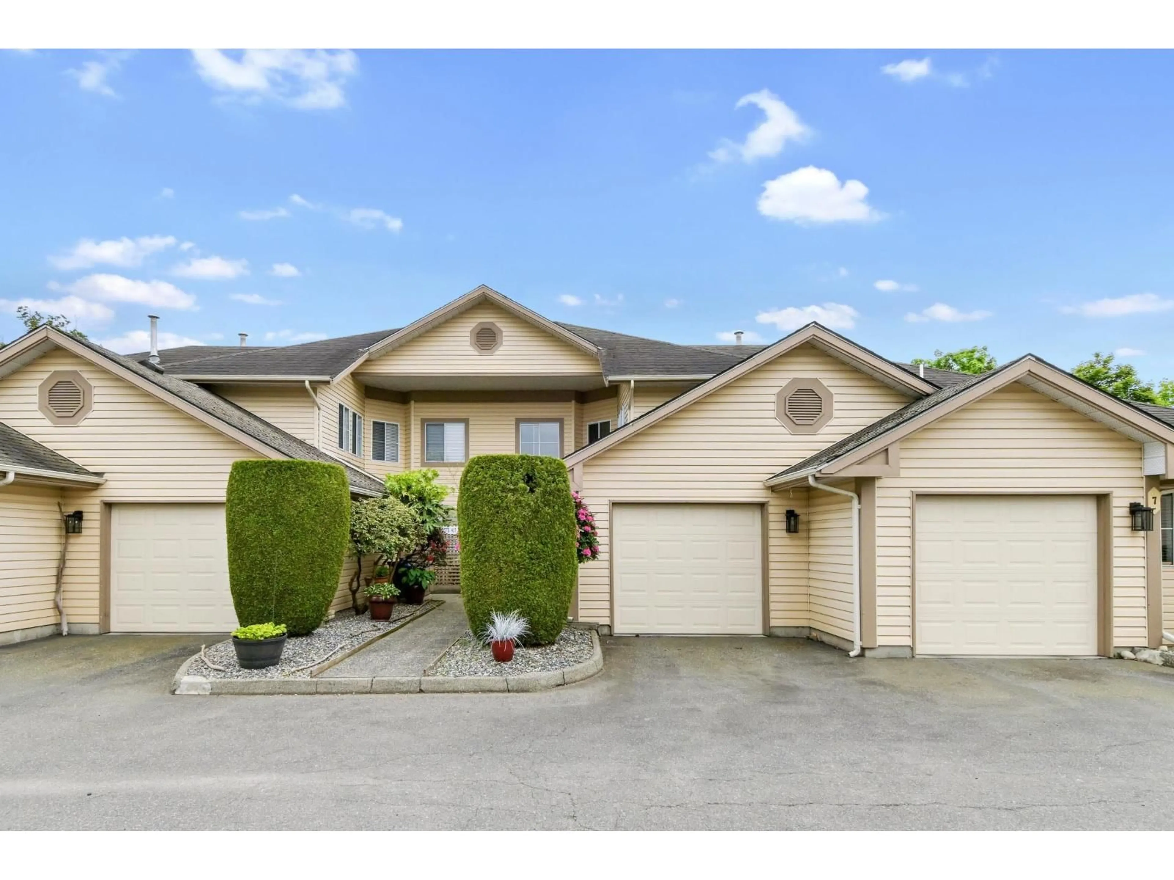 Unknown for 8 - 6140 192 STREET, Surrey British Columbia V3S7V7