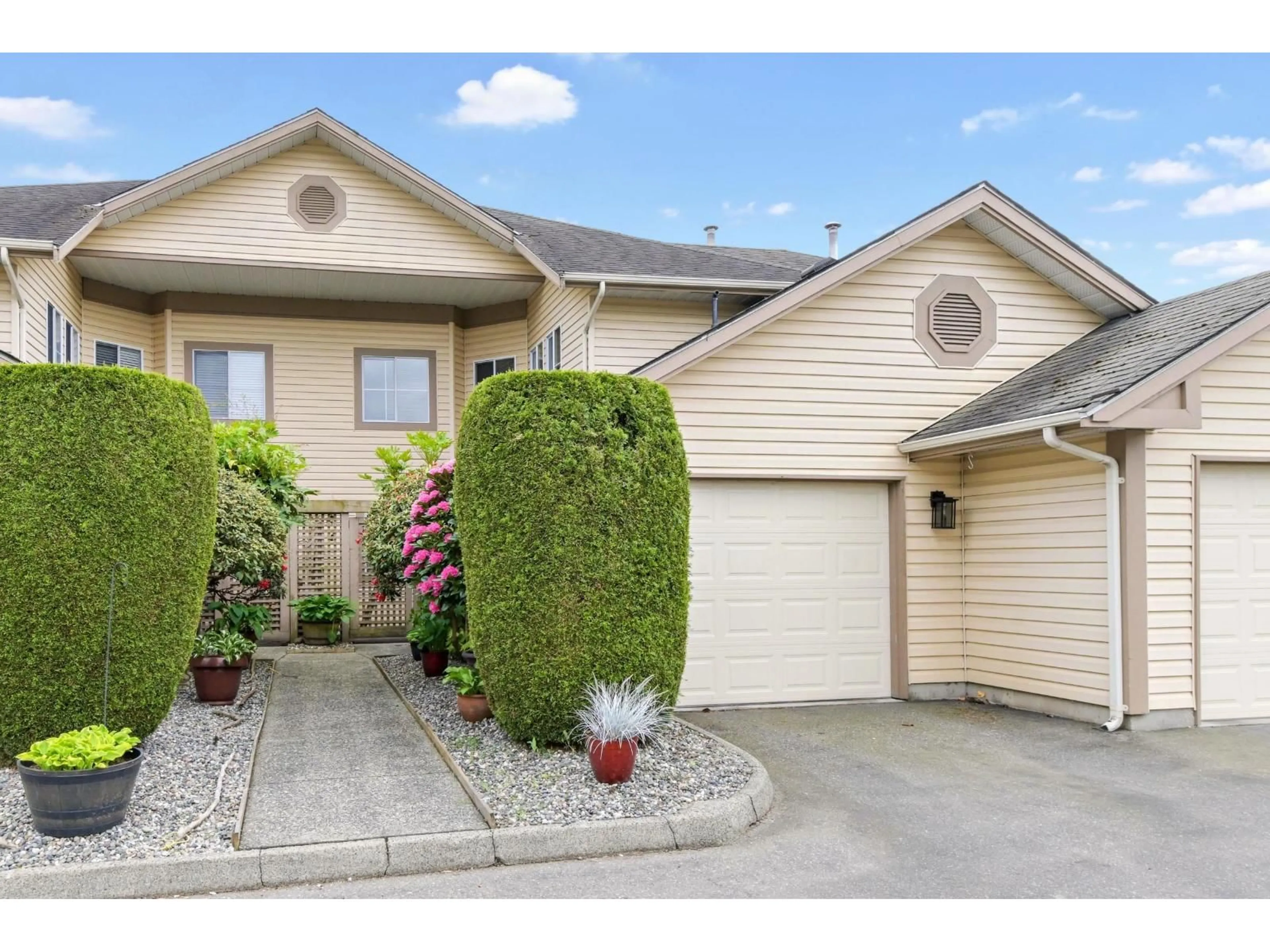 Unknown for 8 - 6140 192 STREET, Surrey British Columbia V3S7V7