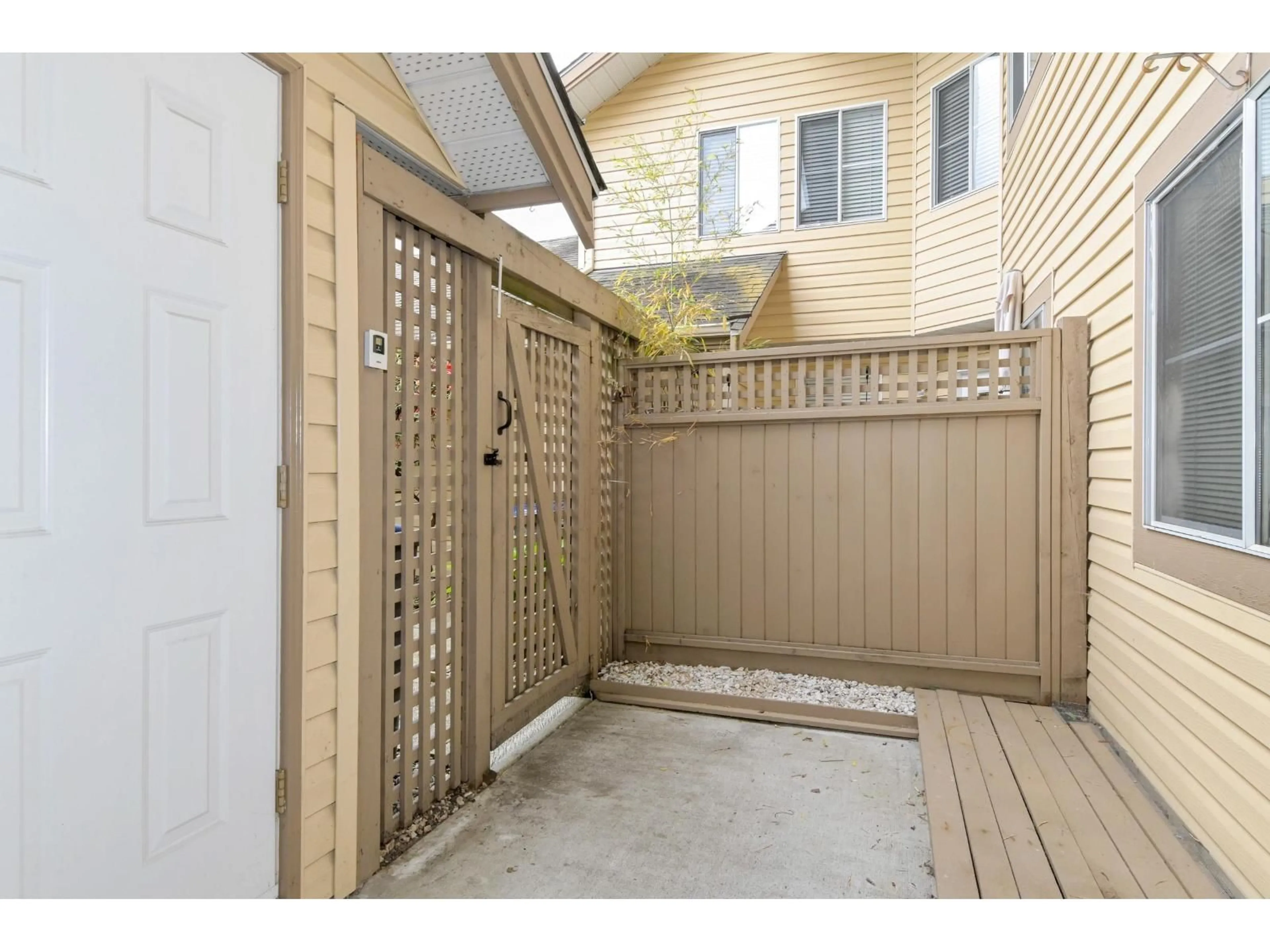 Patio, street for 8 - 6140 192 STREET, Surrey British Columbia V3S7V7