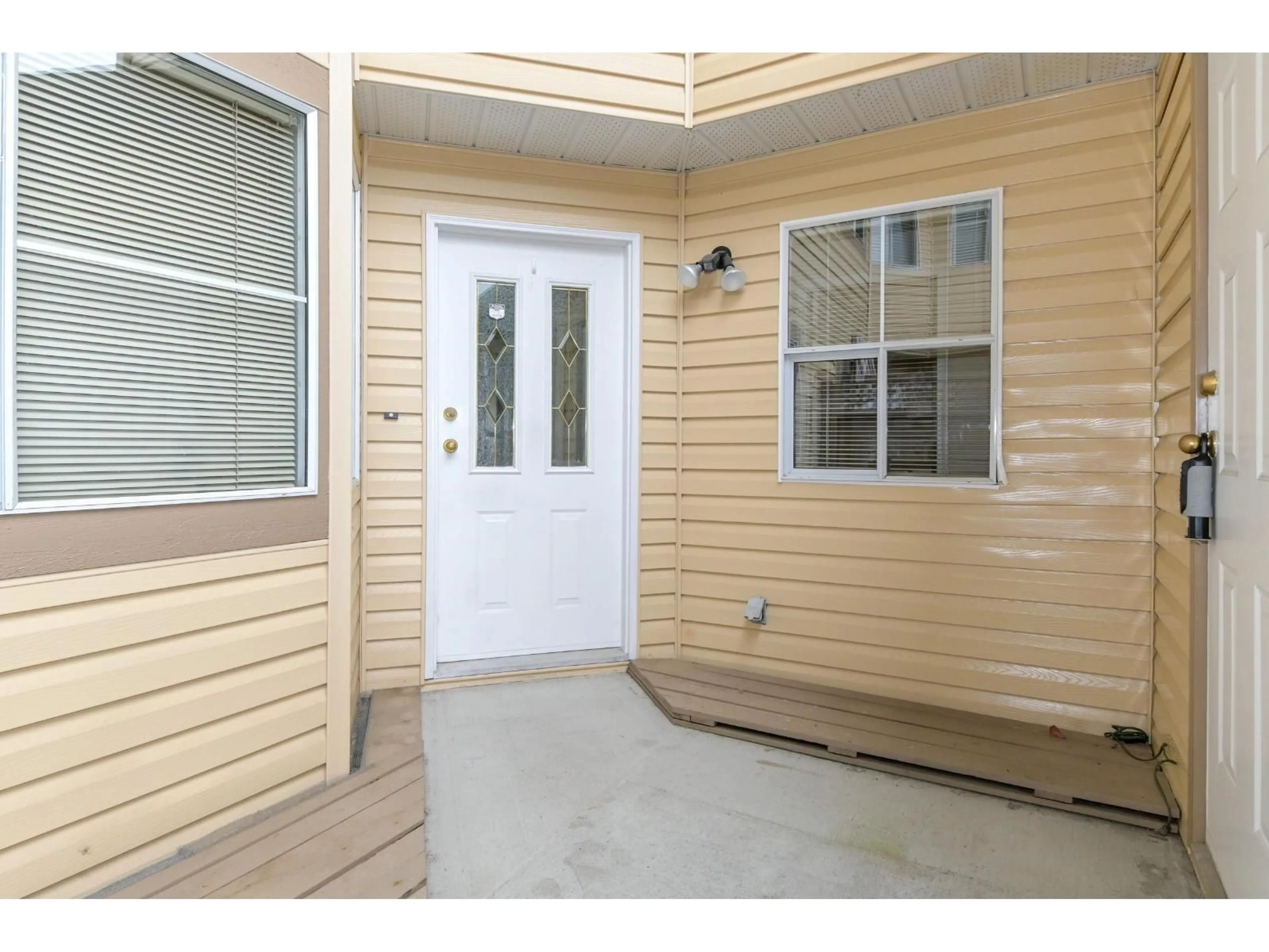 Unknown for 8 - 6140 192 STREET, Surrey British Columbia V3S7V7