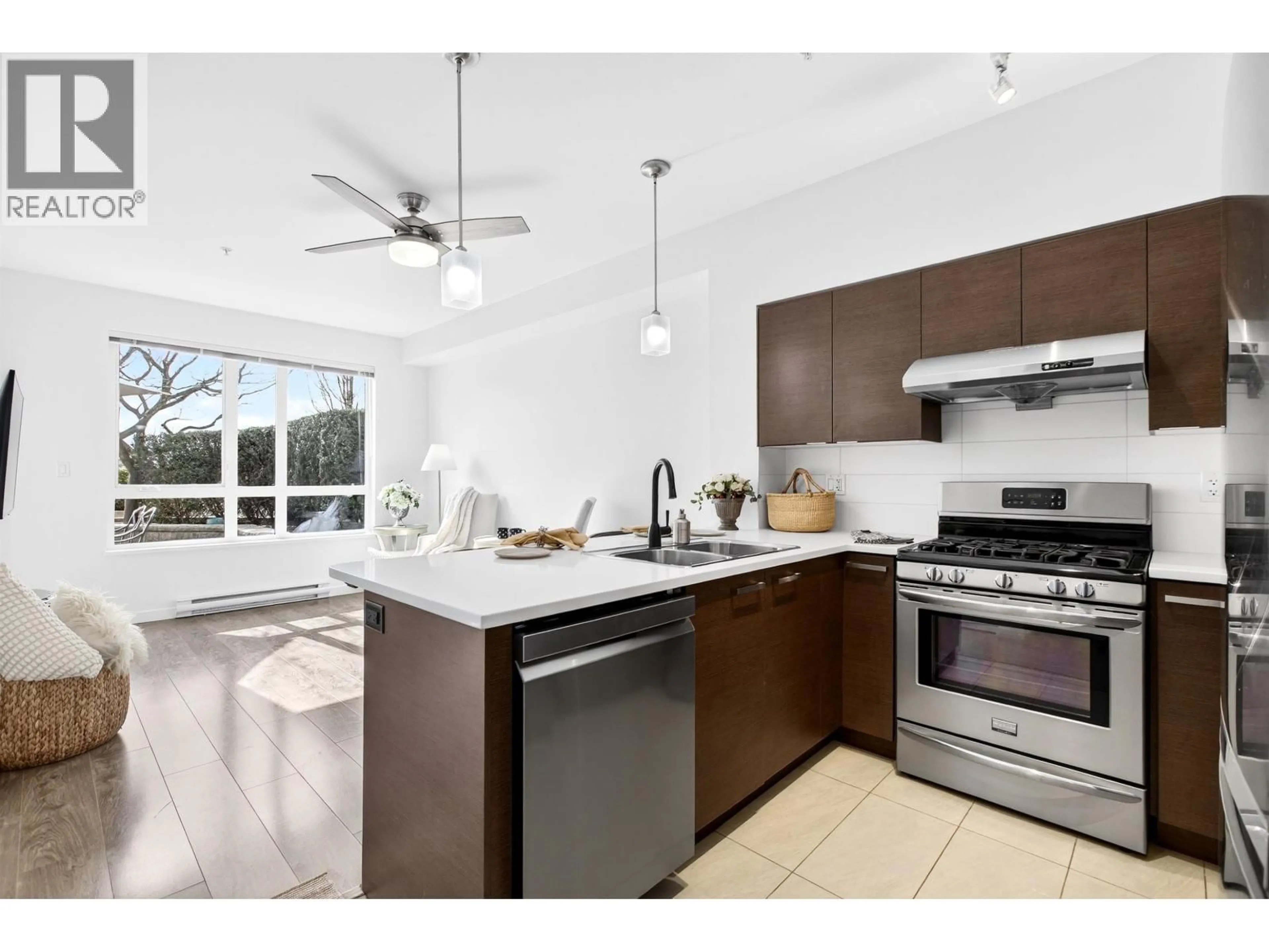 Open concept kitchen, ceramic/tile floor for 222 - 10880 NO. 5 ROAD, Richmond British Columbia V6W0B3