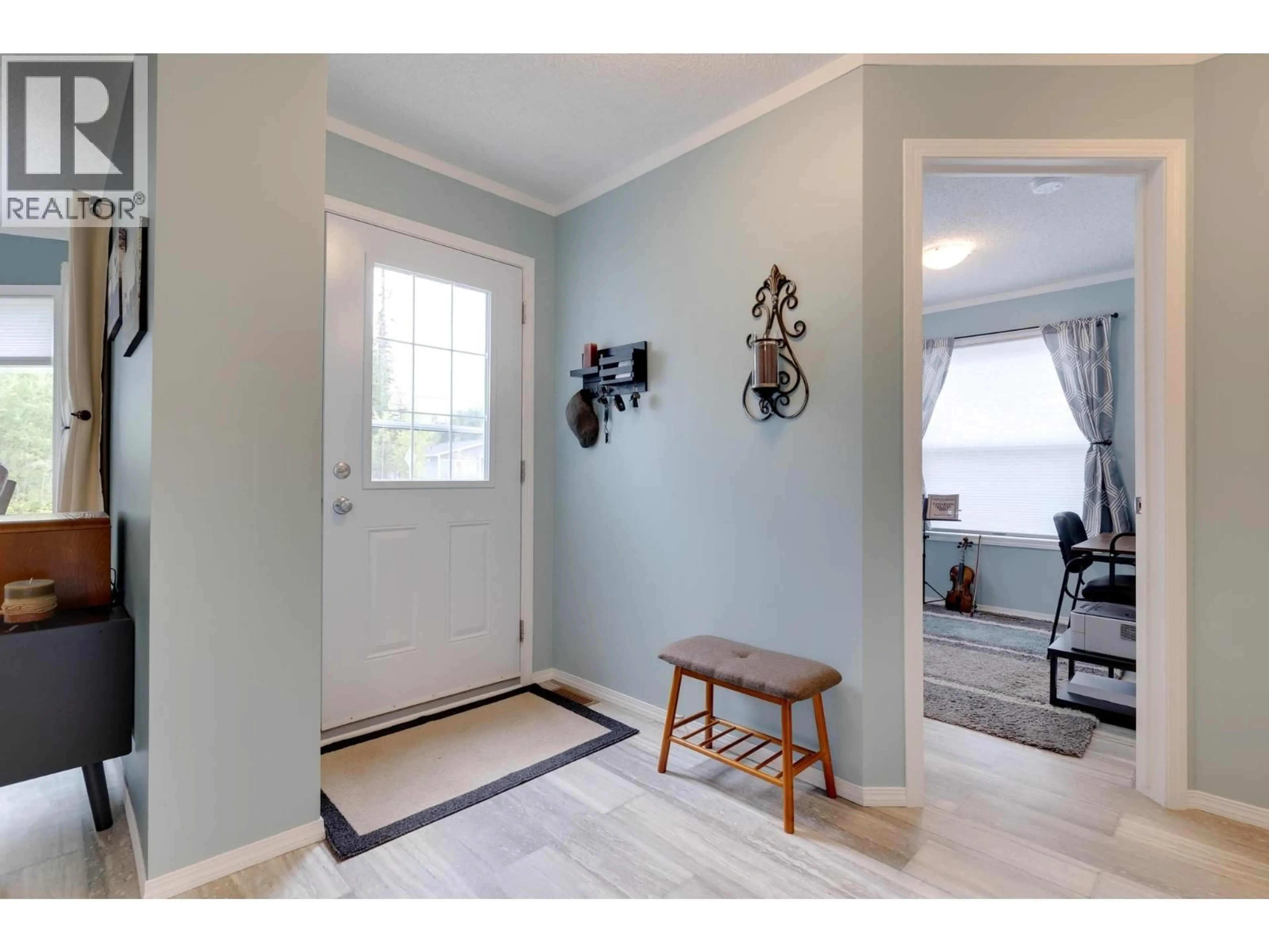 Indoor entryway for 8340 CANTLE DRIVE, Prince George British Columbia V2N6N3
