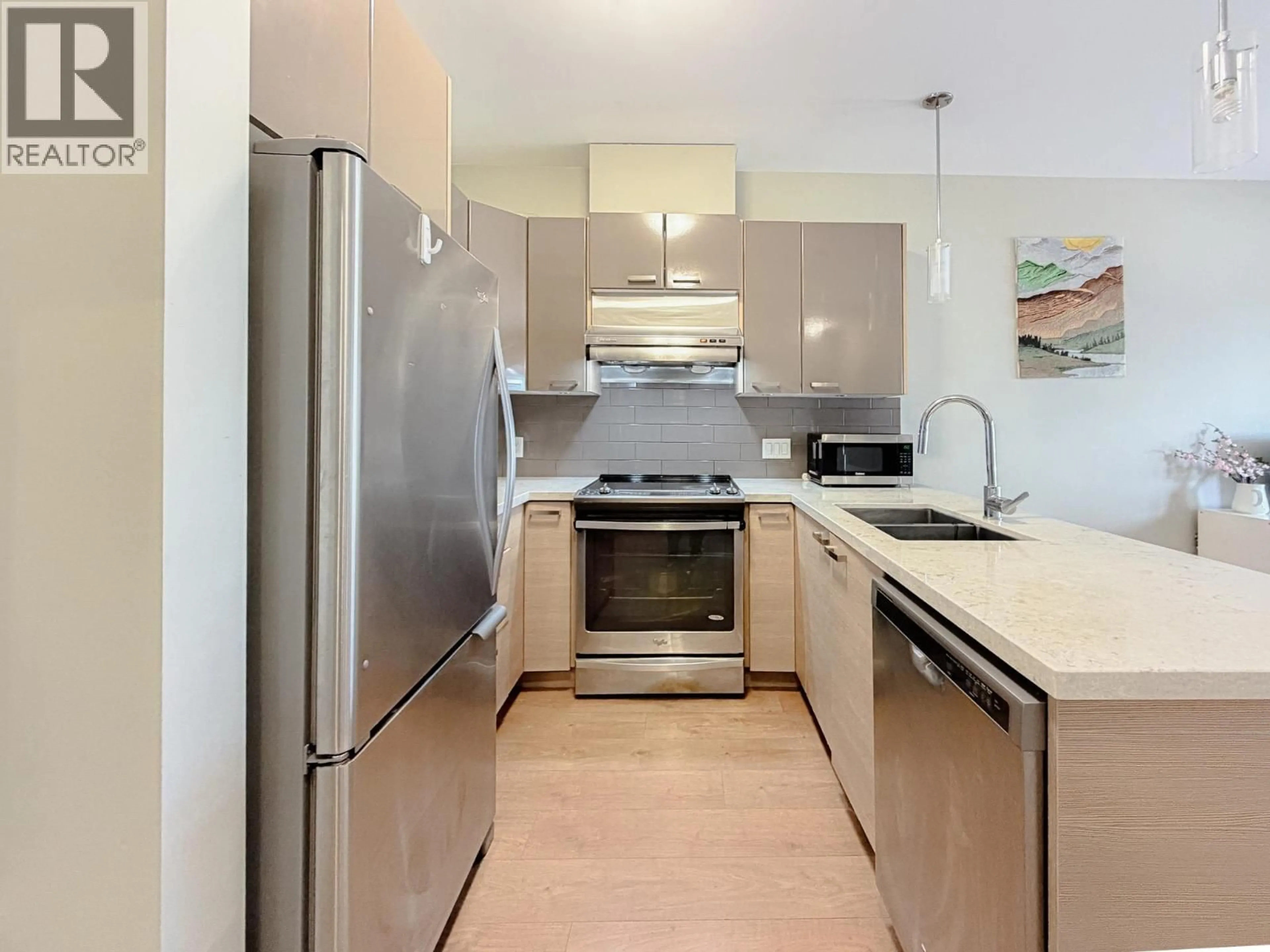 Standard kitchen, unknown for 305 - 6875 DUNBLANE AVENUE, Burnaby British Columbia V5J0G6