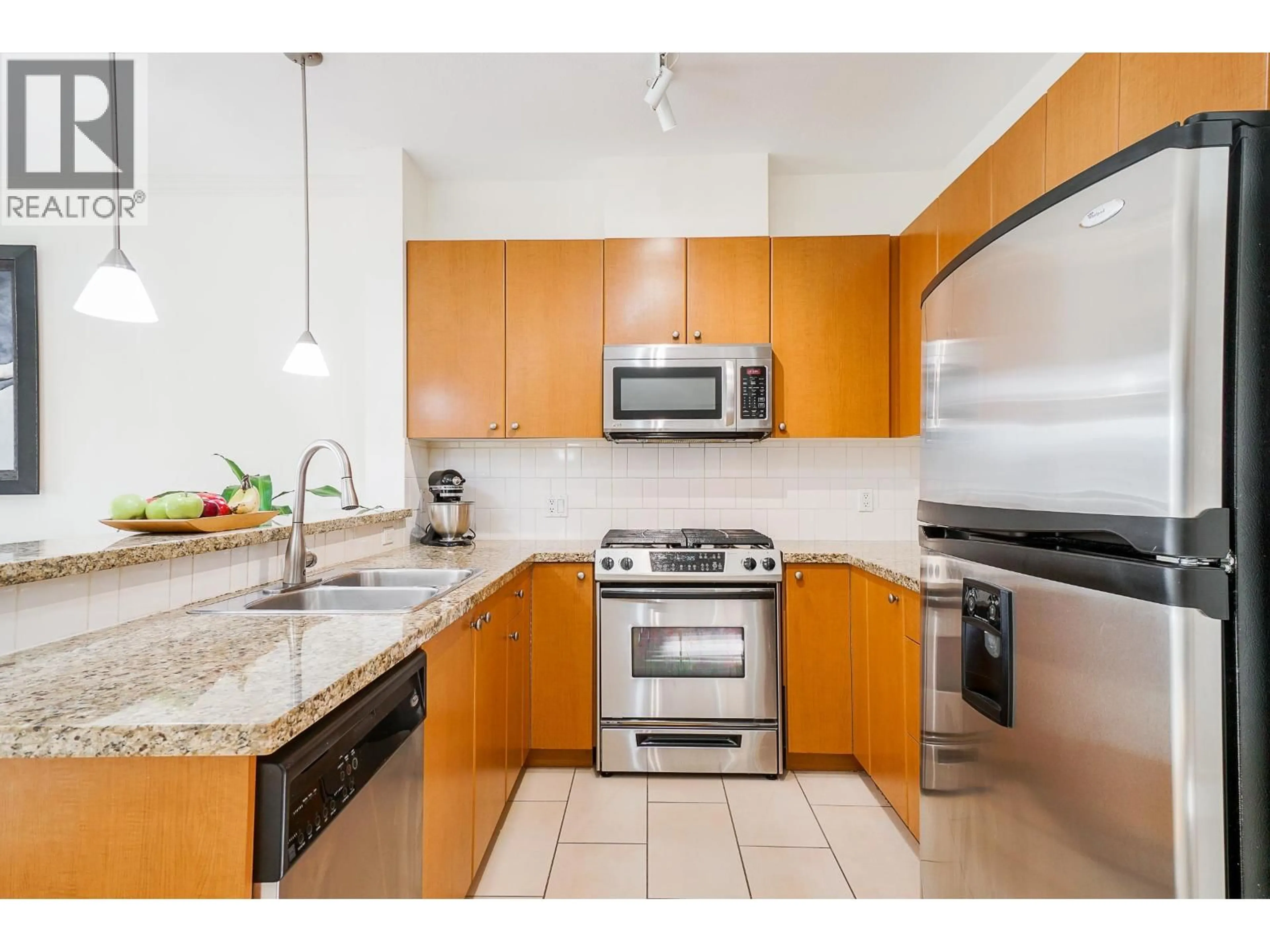 Standard kitchen, ceramic/tile floor for 407 - 14 ROYAL AVENUE, New Westminster British Columbia V3L5W5