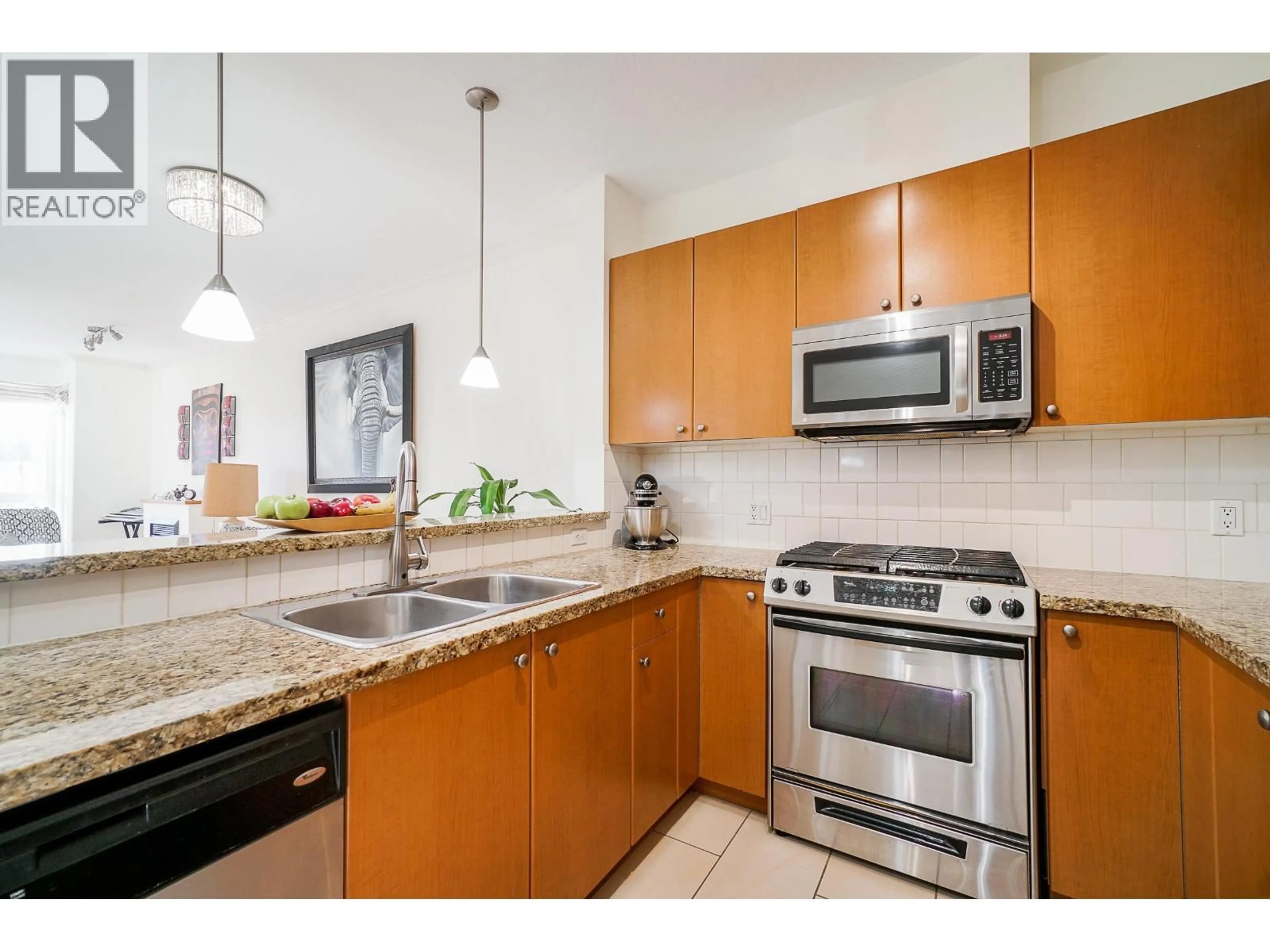 Standard kitchen, ceramic/tile floor for 407 - 14 ROYAL AVENUE, New Westminster British Columbia V3L5W5