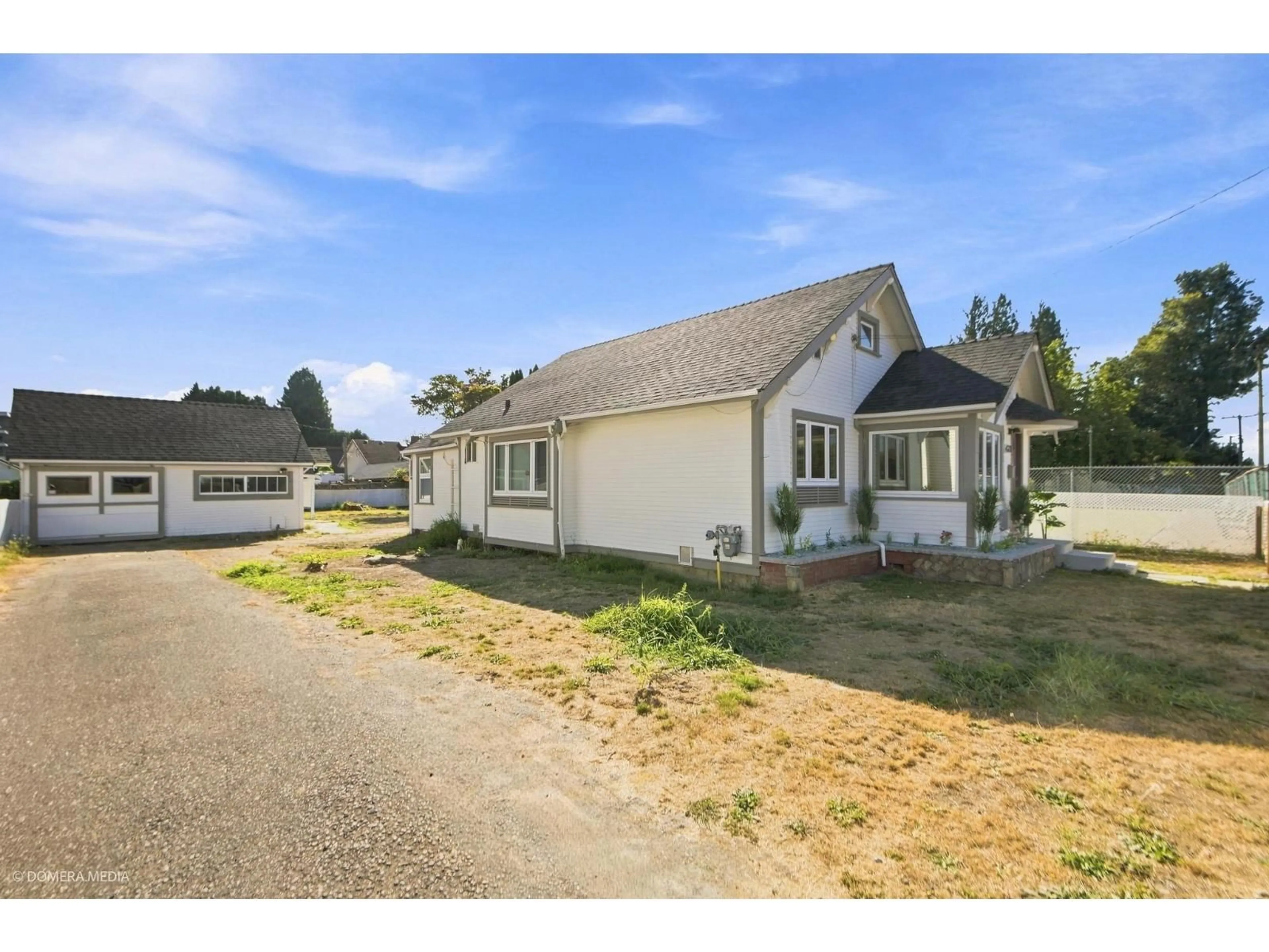 A pic from outside/outdoor area/front of a property/back of a property/a pic from drone, street for 45720 PRINCESS AVENUE, Chilliwack British Columbia V2P2B6
