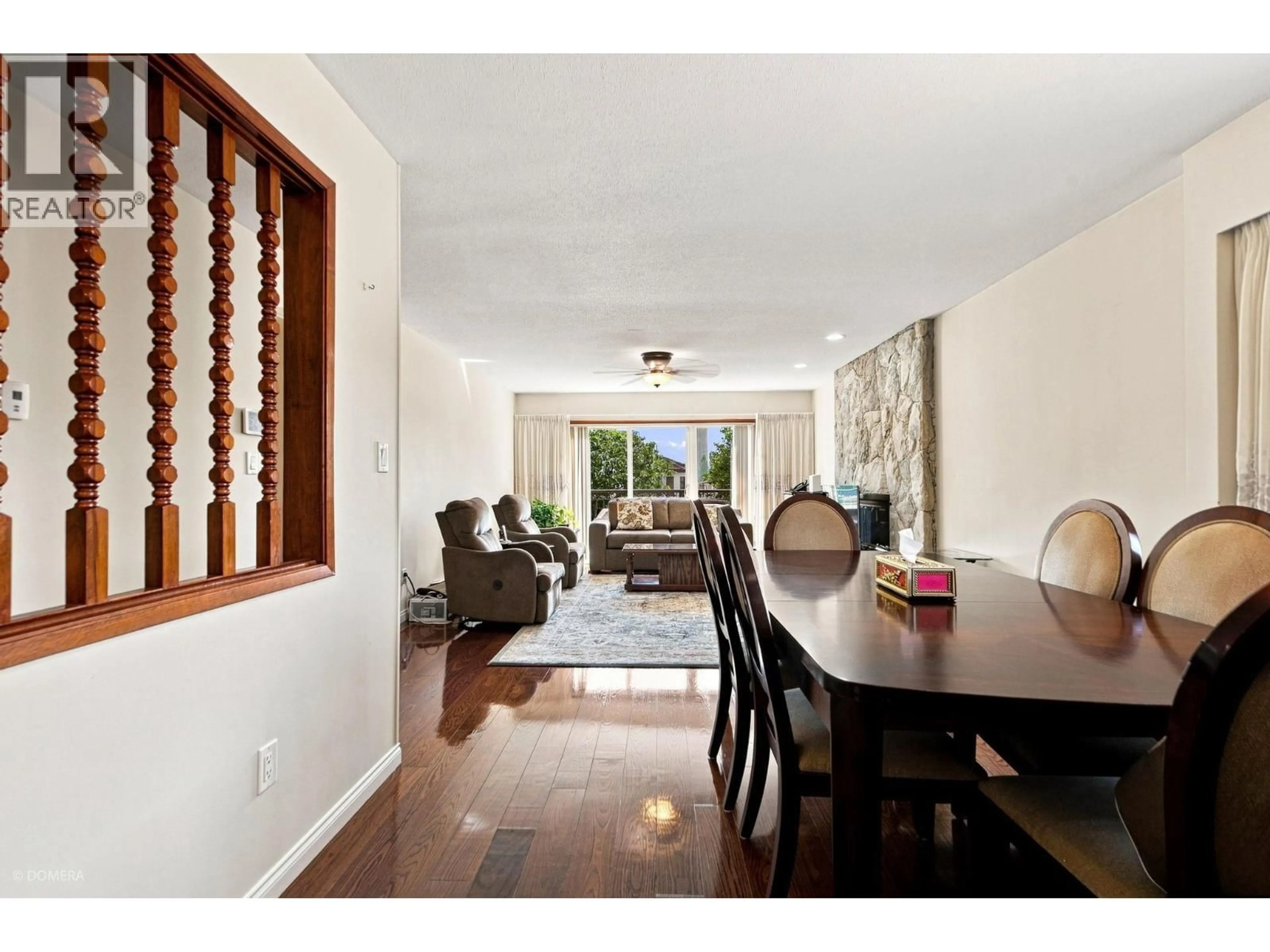 Dining room, wood/laminate floor for 4663 UNION STREET, Burnaby British Columbia V5C2Y2